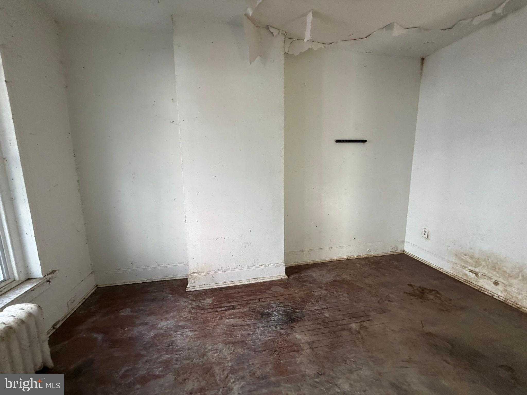 1602 Rowan St photo 4