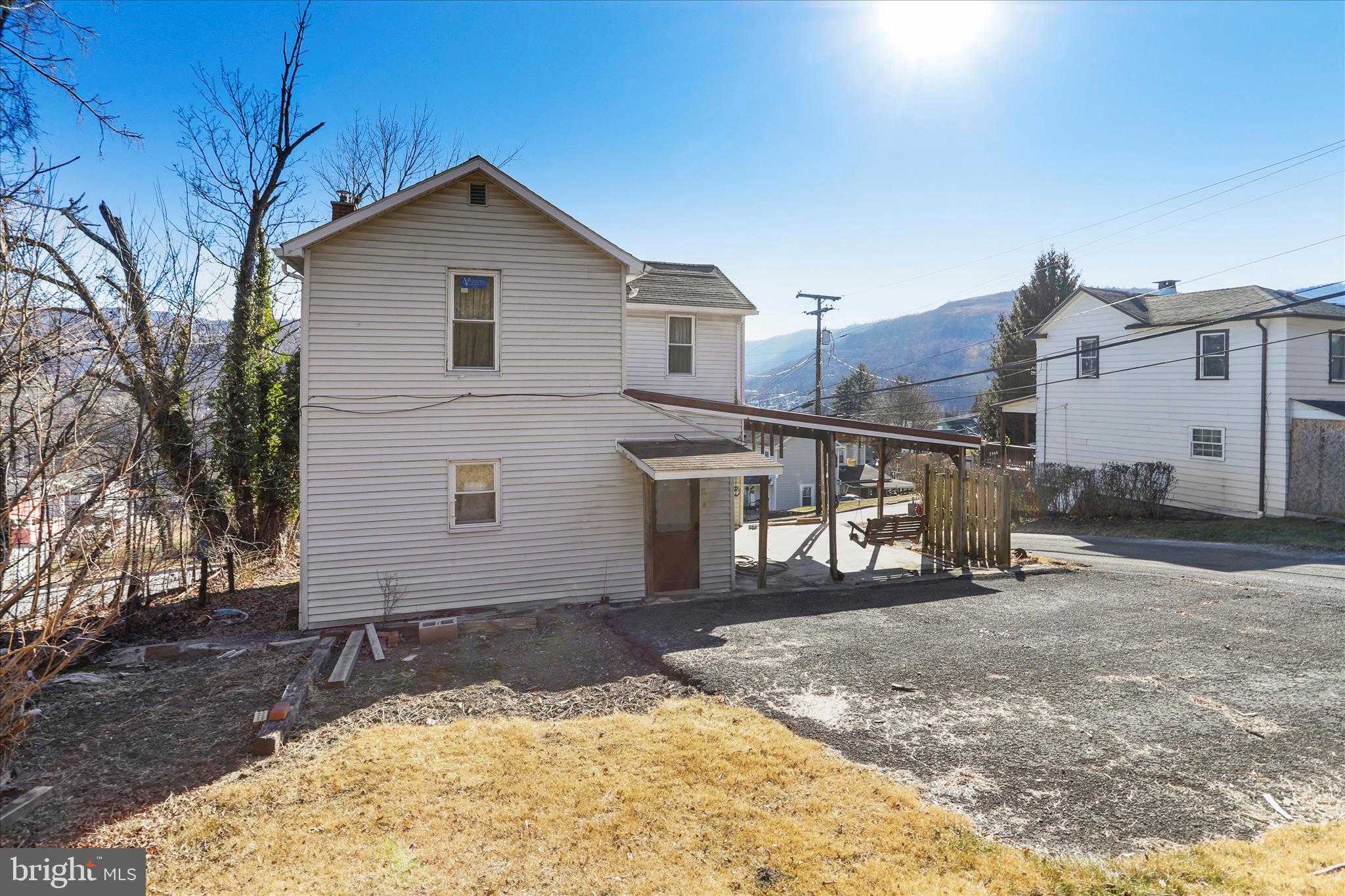 301 Poplar St photo 22