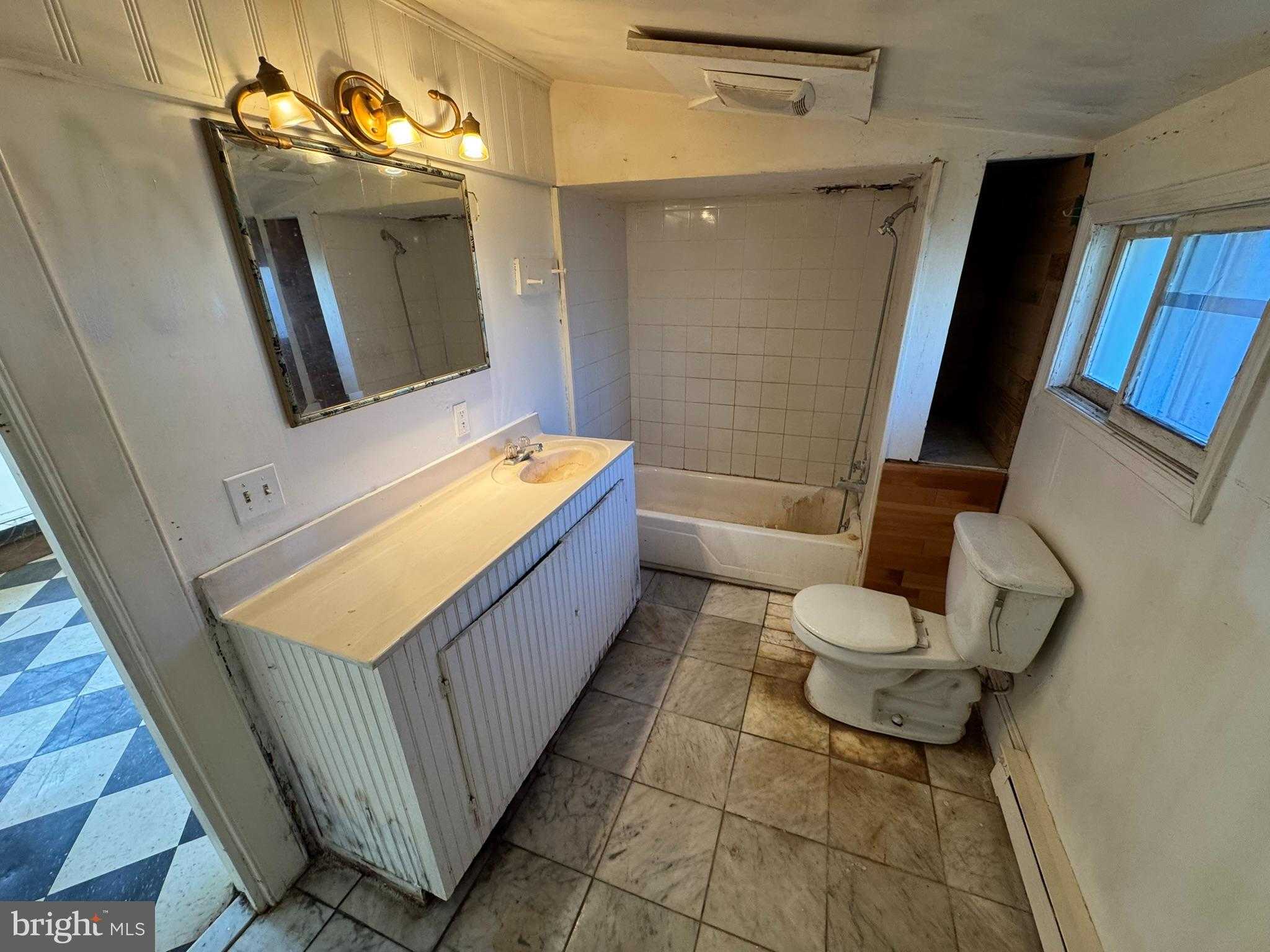 1323 Washington St photo 12