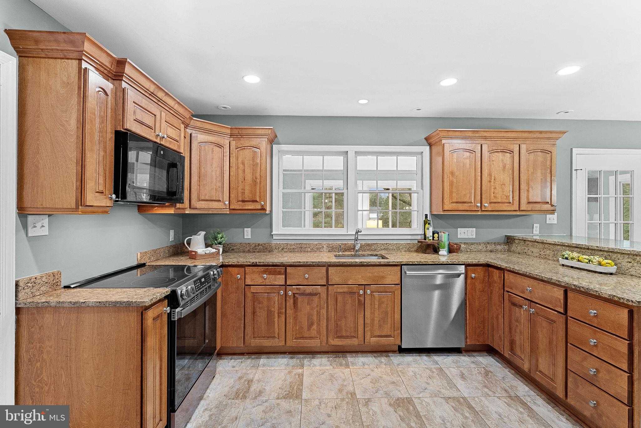 10207 Oxfordshire Rd photo 19