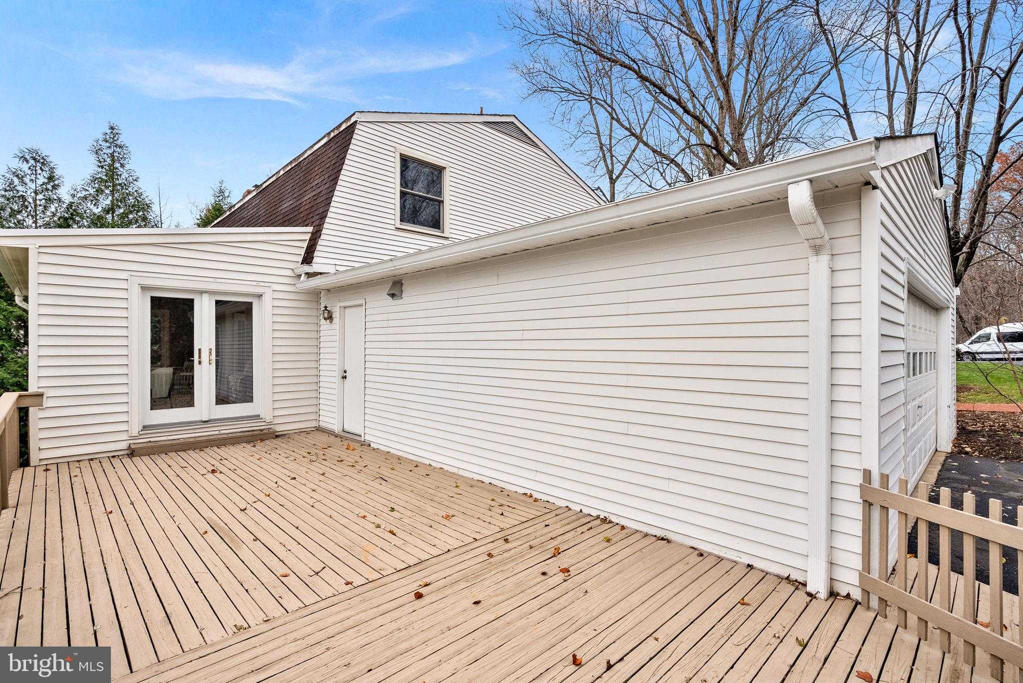 10207 Oxfordshire Rd photo 57