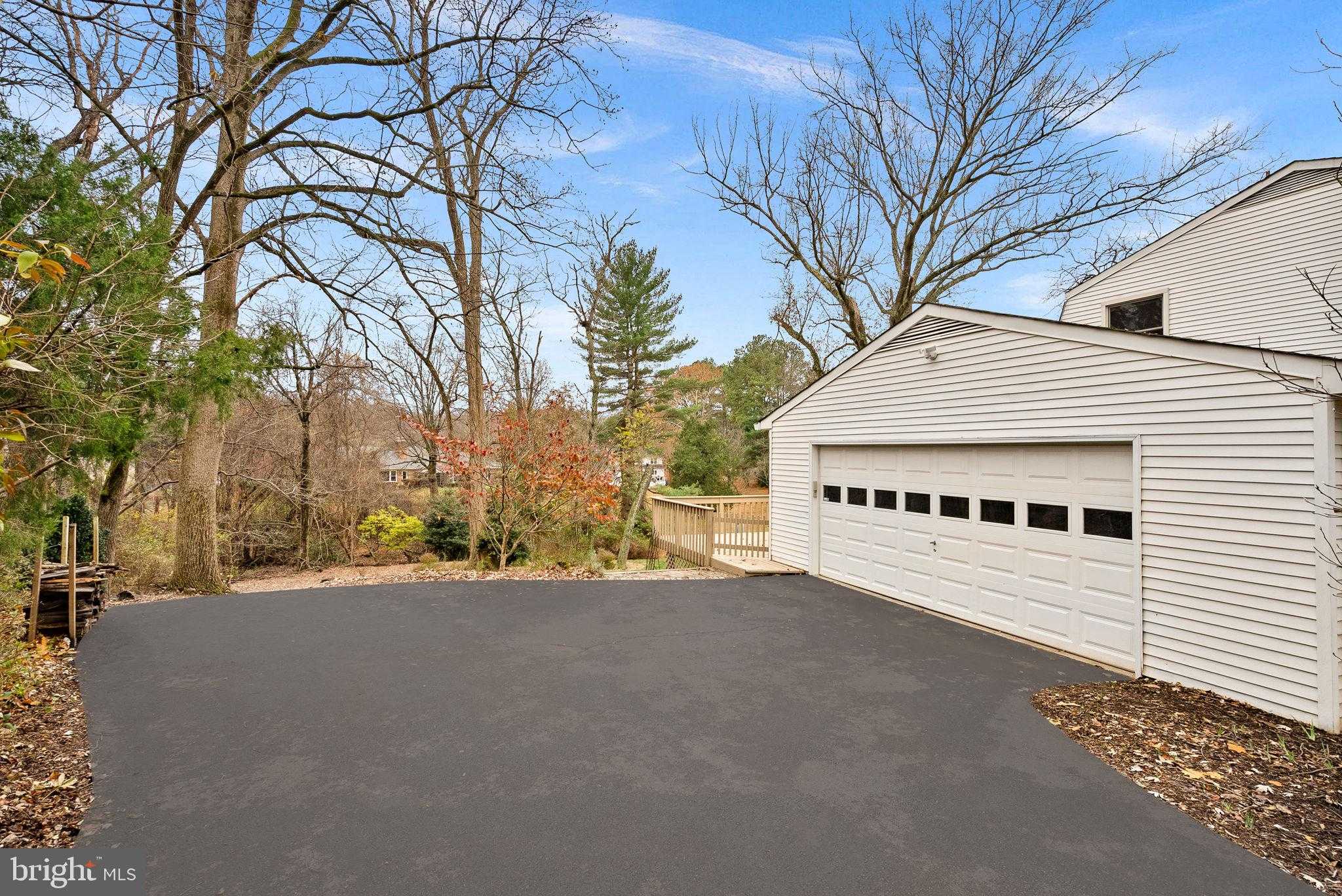 10207 Oxfordshire Rd photo 65