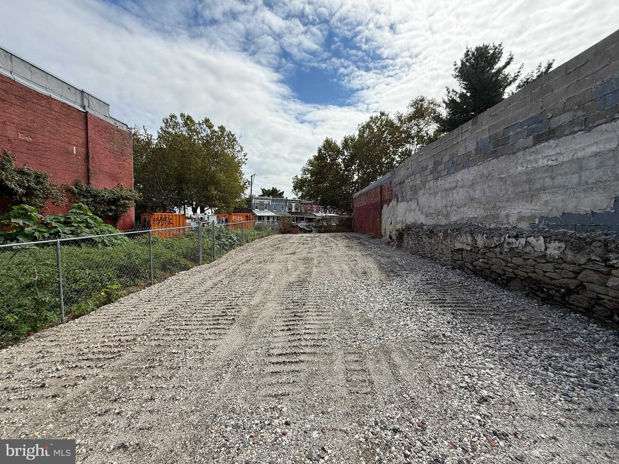 1444 Grays Ferry Ave photo 2