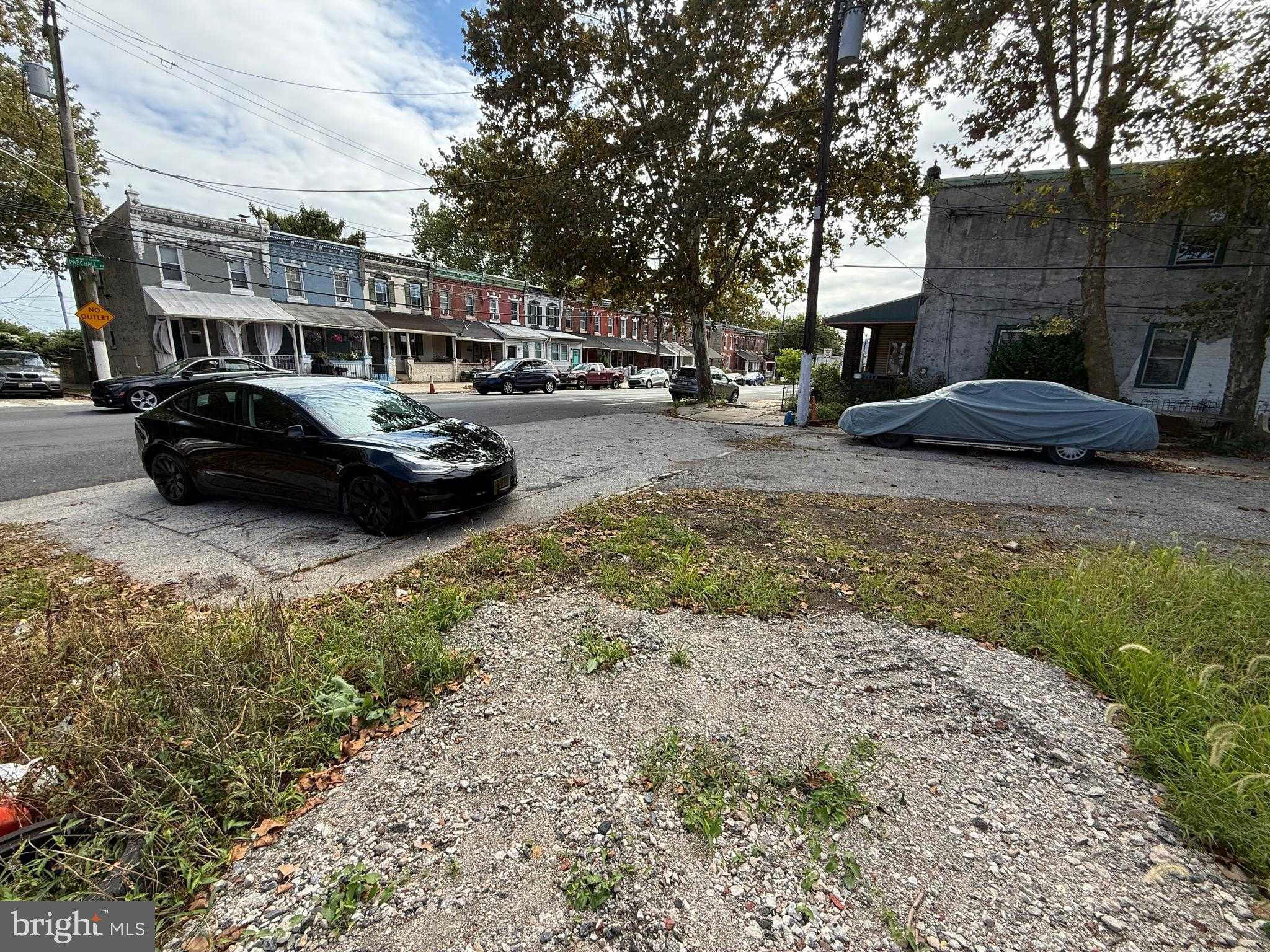 1444 Grays Ferry Ave photo 3