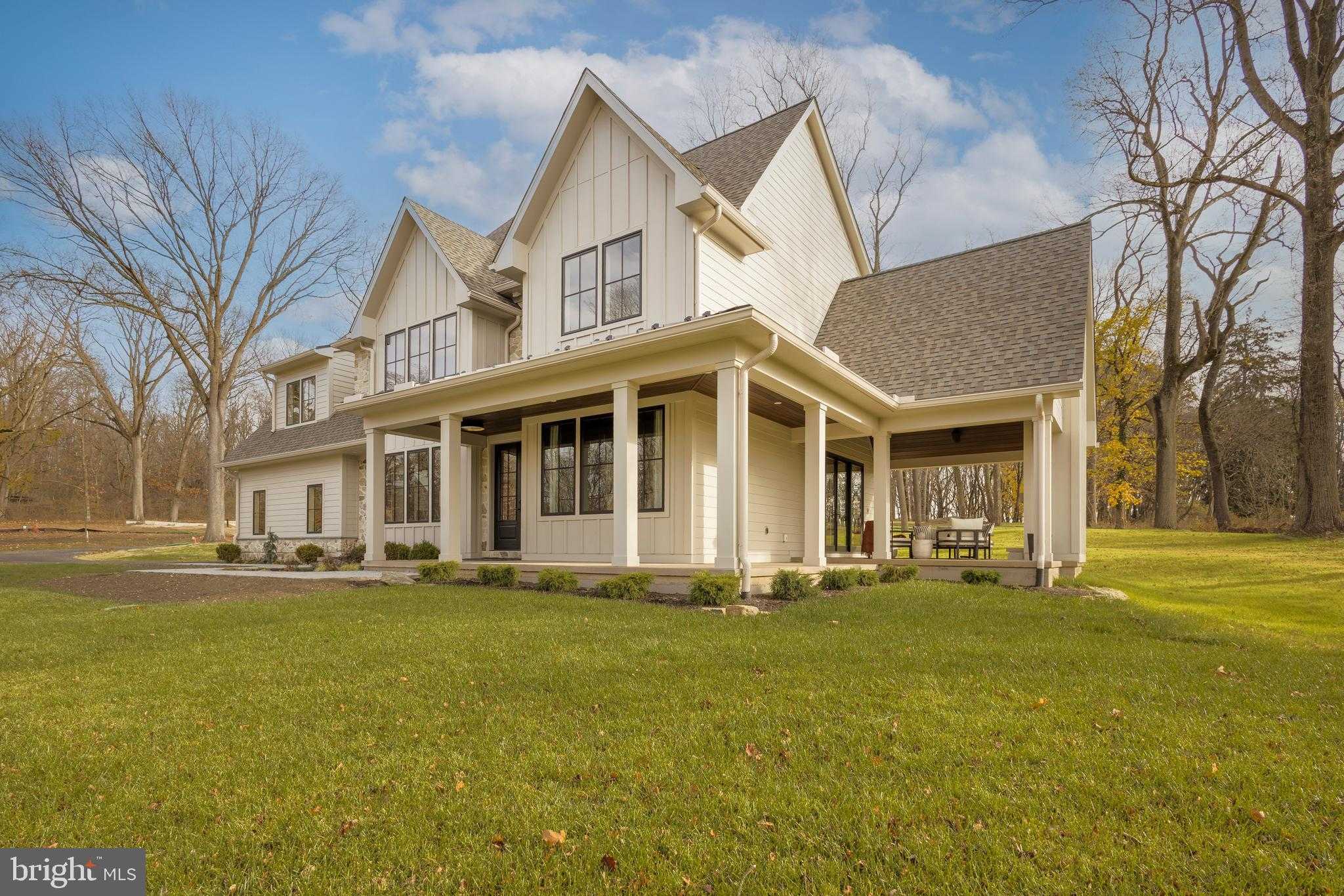 385 Port Royal Ave photo 2