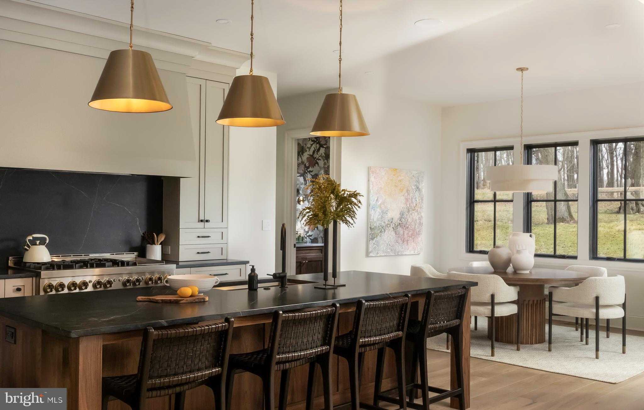 385 Port Royal Ave photo 5