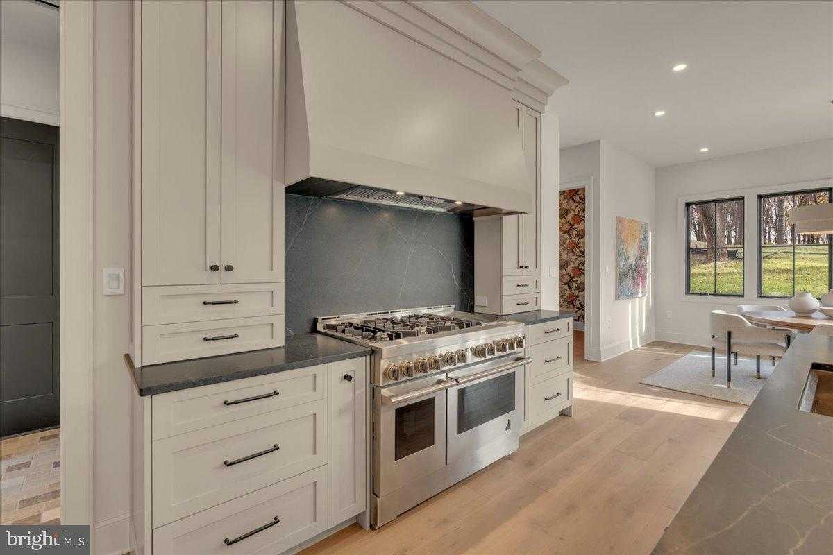 385 Port Royal Ave photo 6