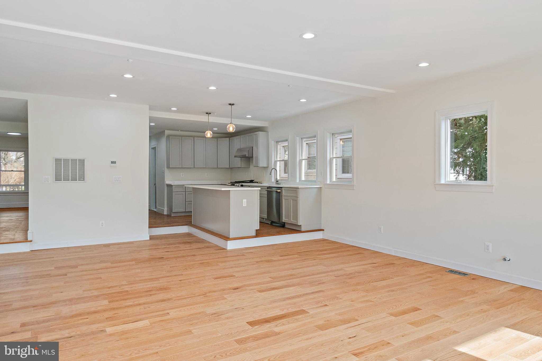 400 Jefferson St photo 26