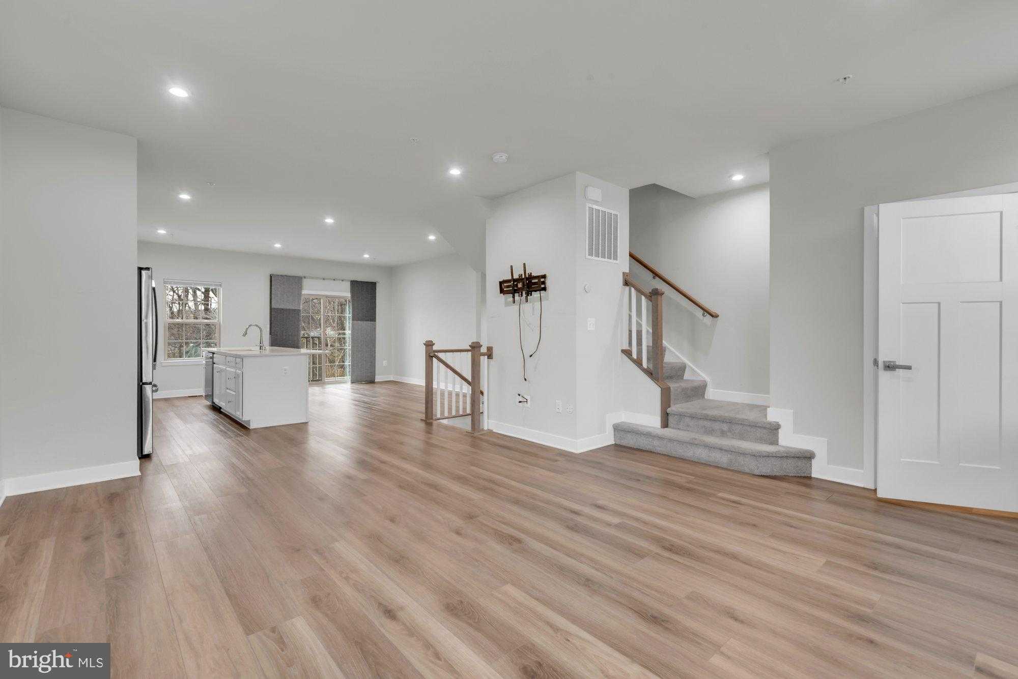 6024 Workers Dr photo 8