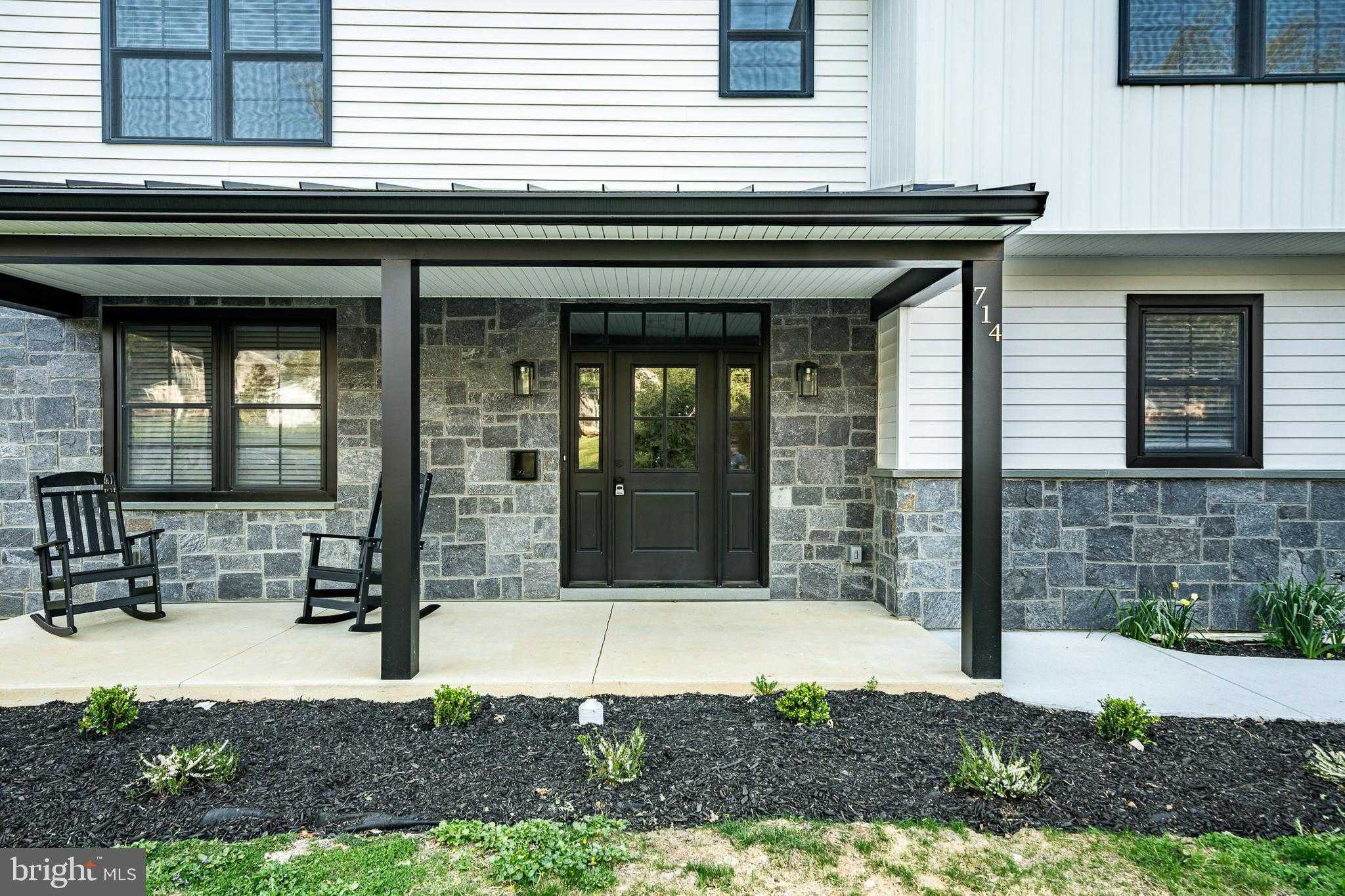 714 S Wayne St photo 5