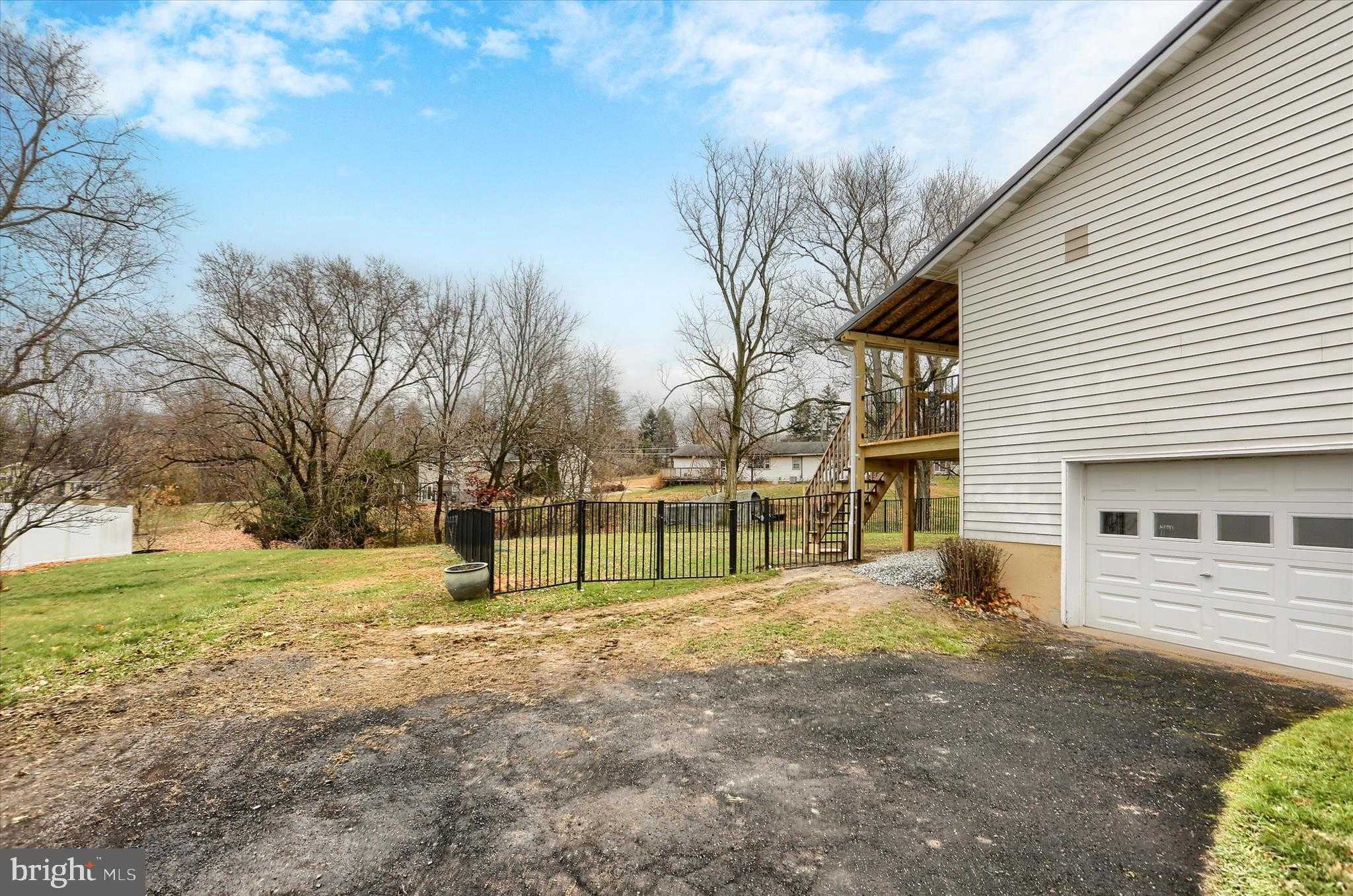 127 Spring Rd photo 32