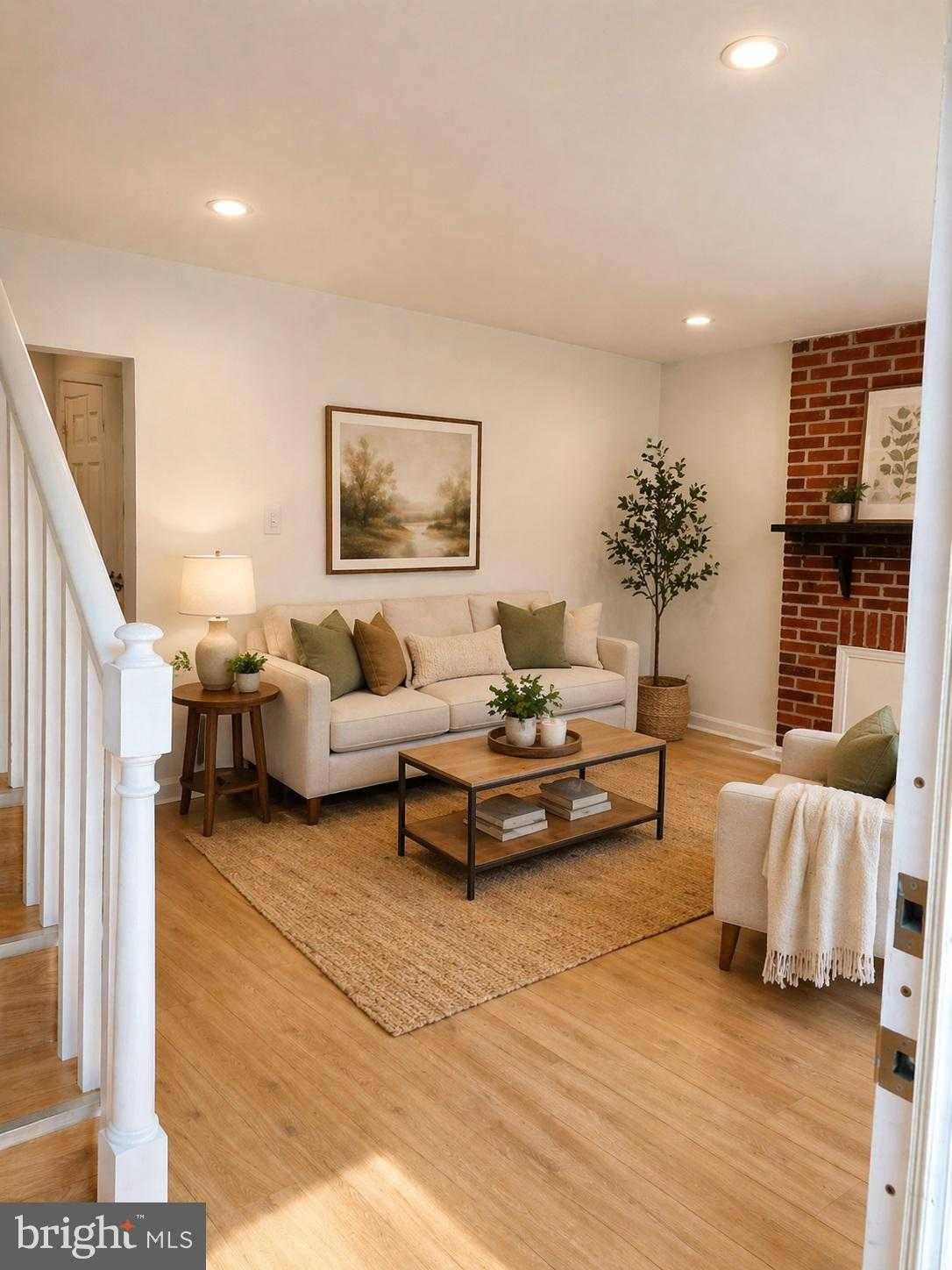 120 Overhill Ave photo 4