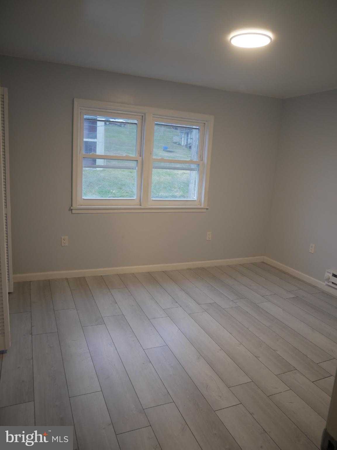 903 W Spruce St photo 21