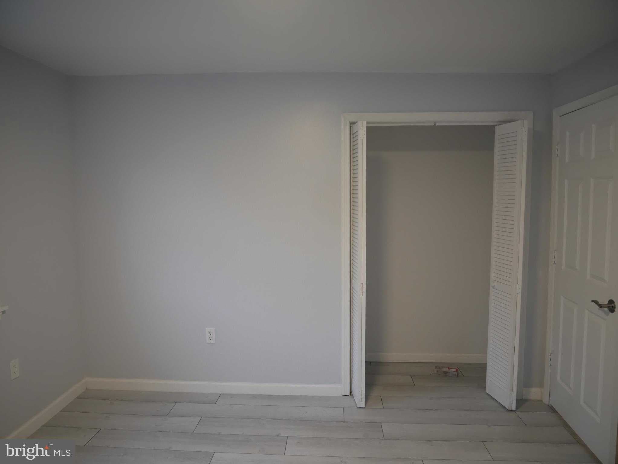 903 W Spruce St photo 22