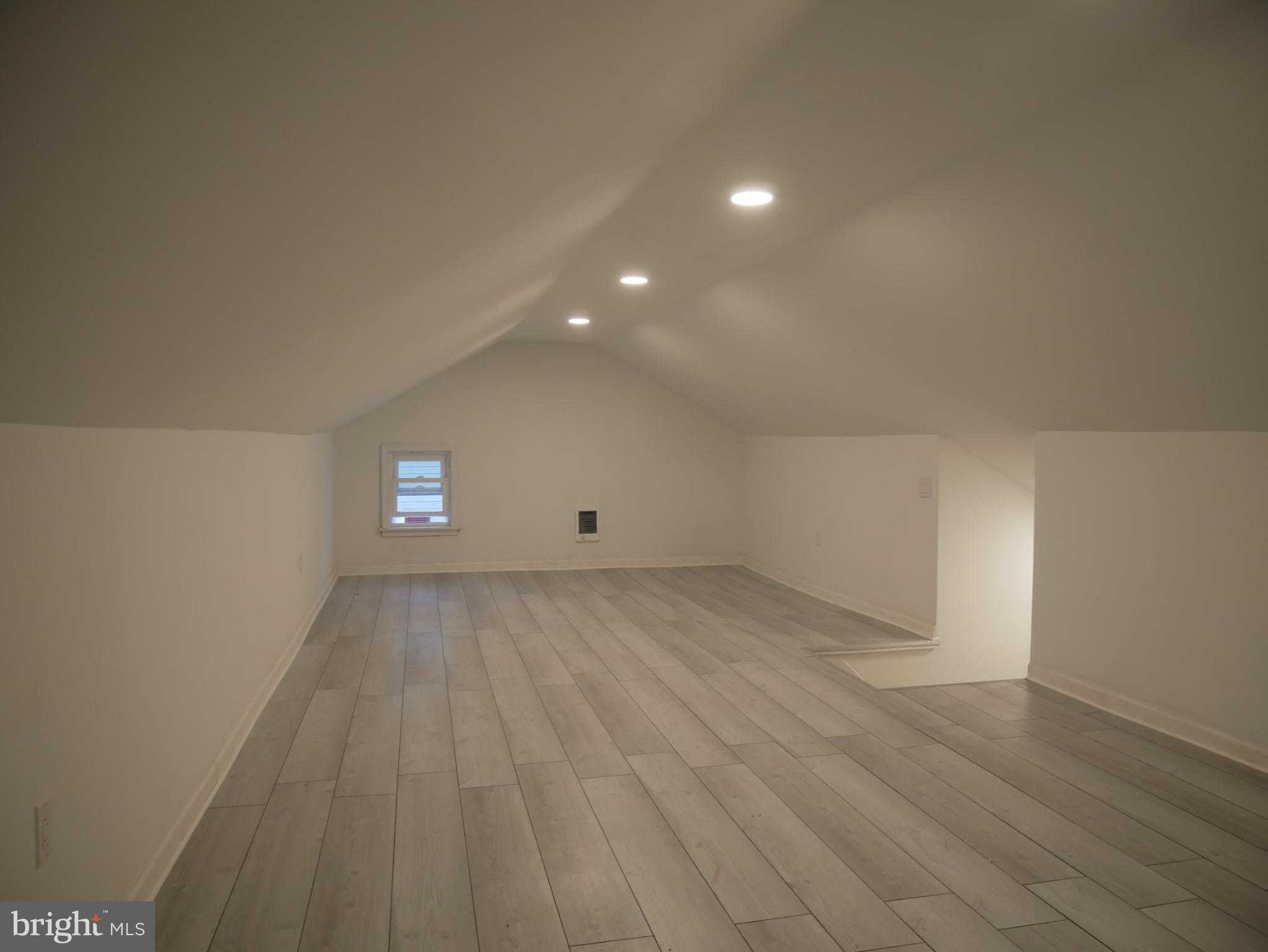 903 W Spruce St photo 30