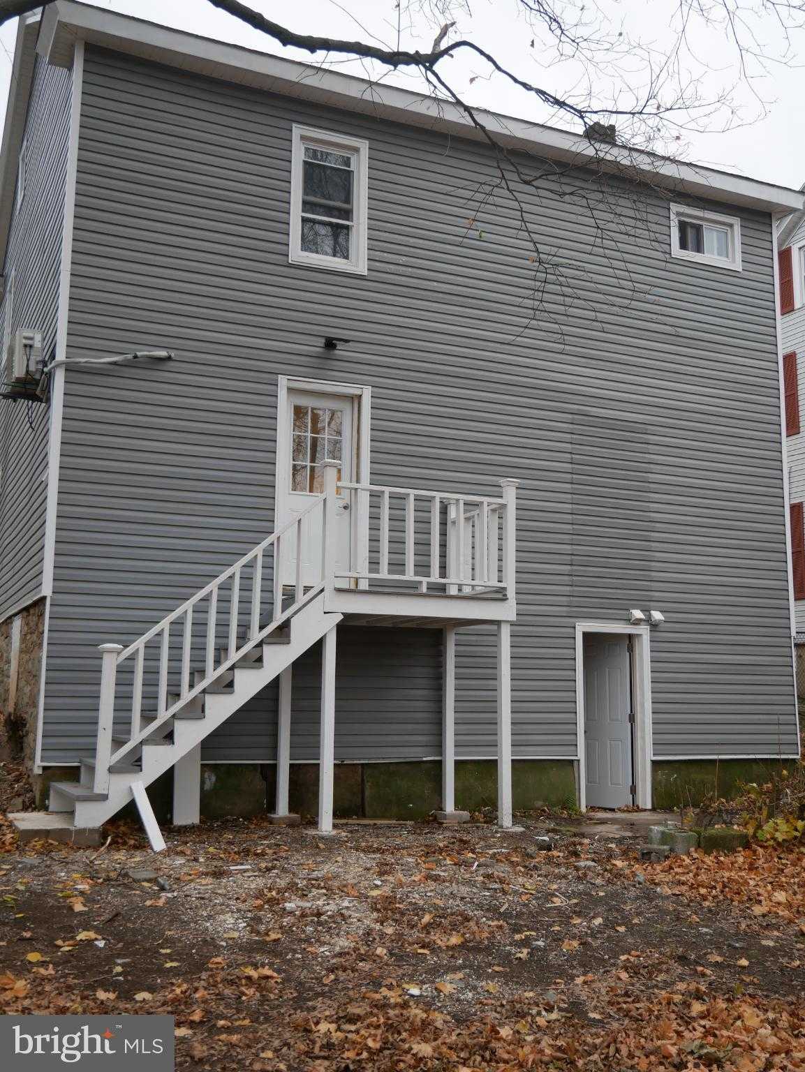 903 W Spruce St photo 35