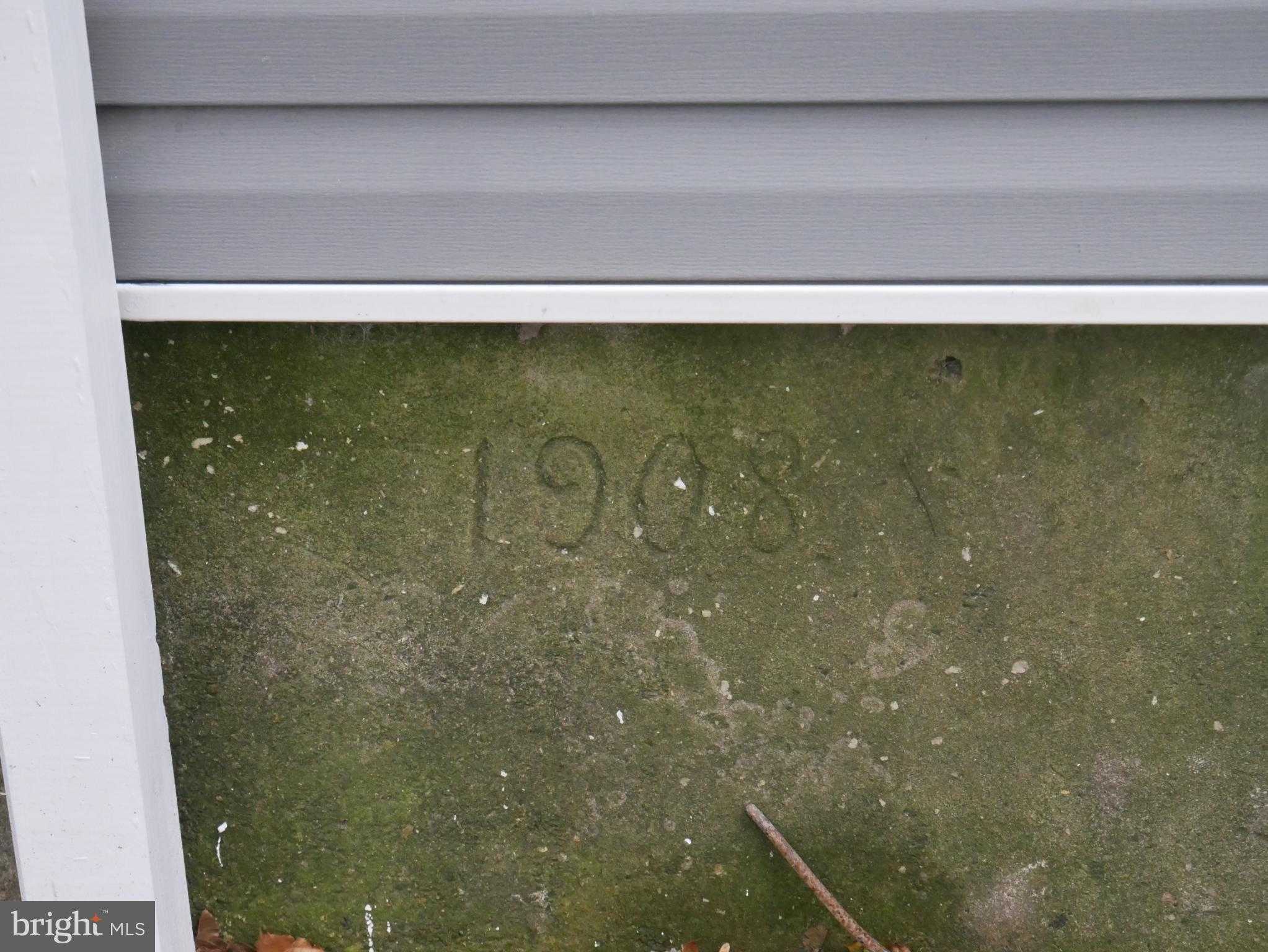 903 W Spruce St photo 40