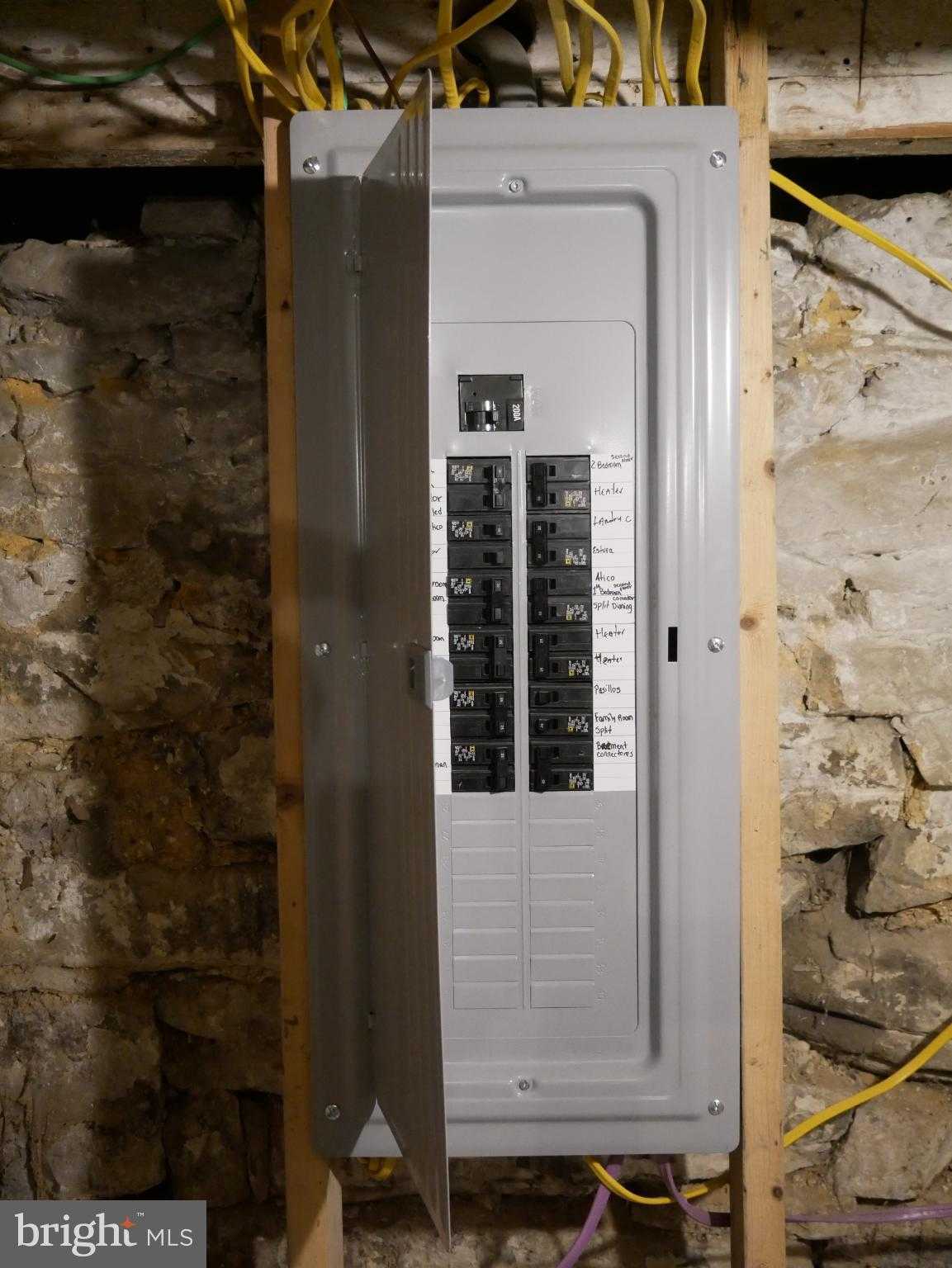 903 W Spruce St photo 42