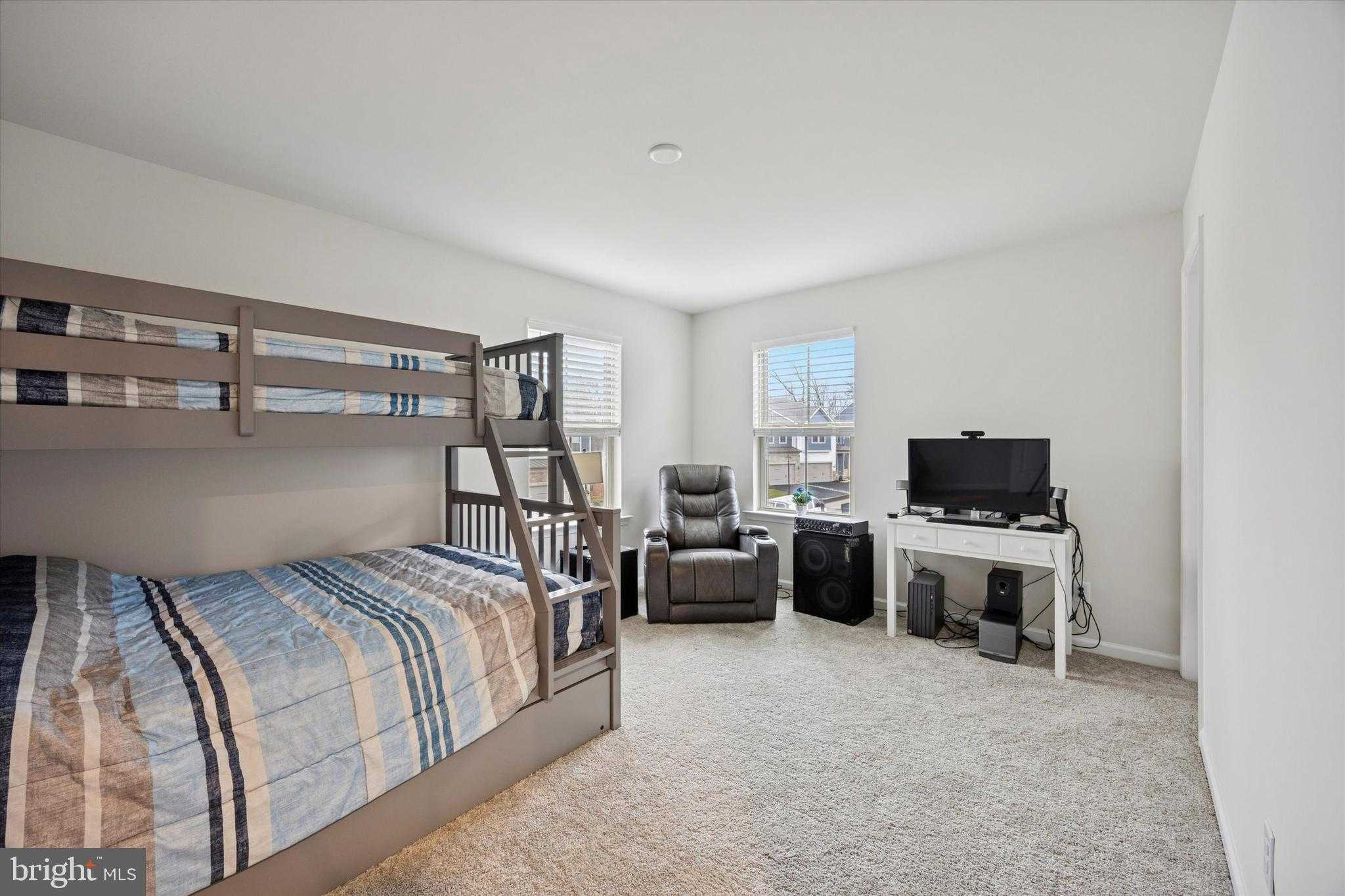 623 Liberty Ridge Rd photo 19