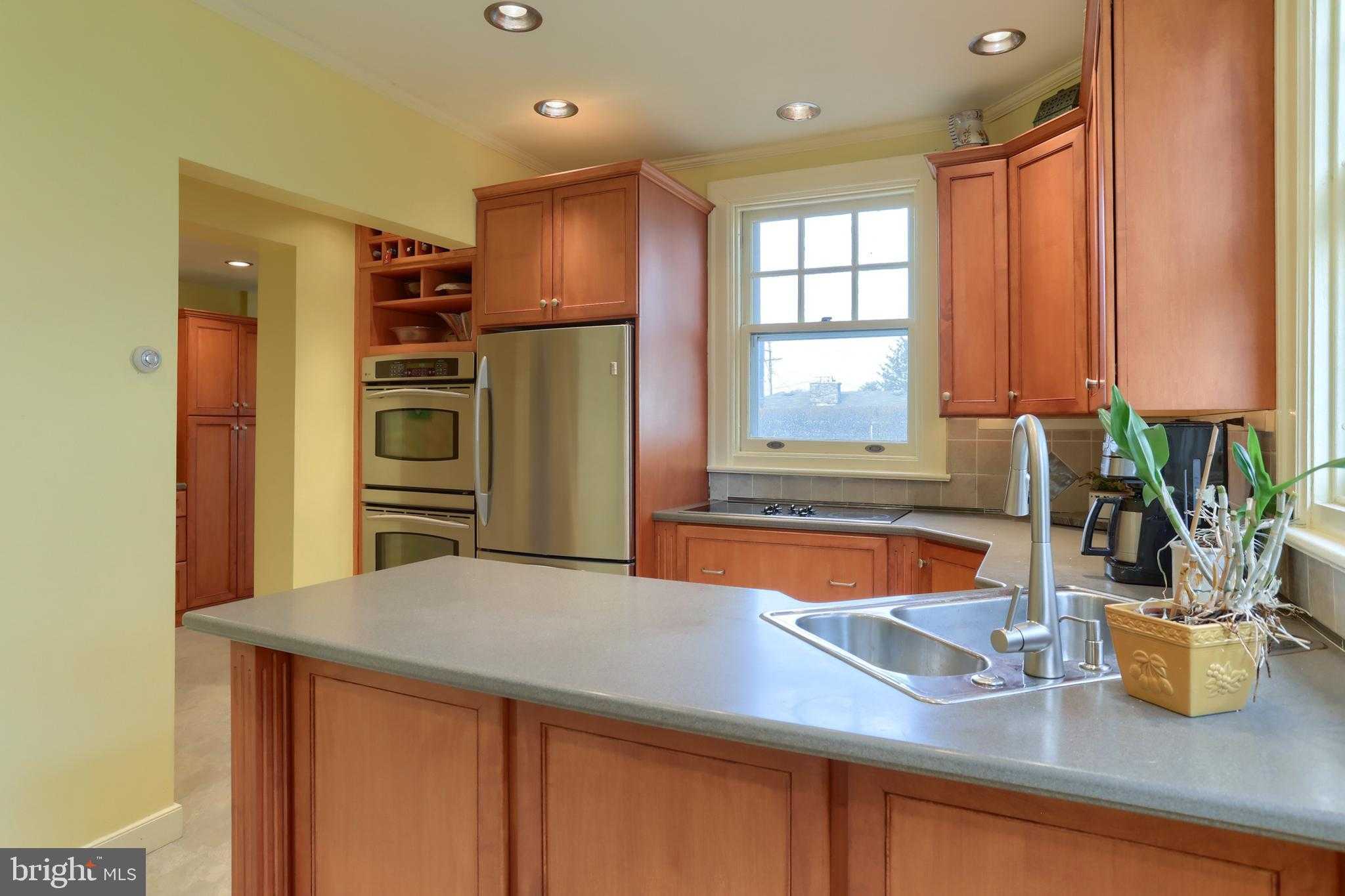 3 E High St photo 16