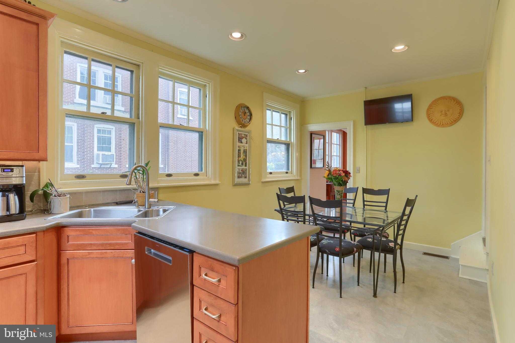 3 E High St photo 17