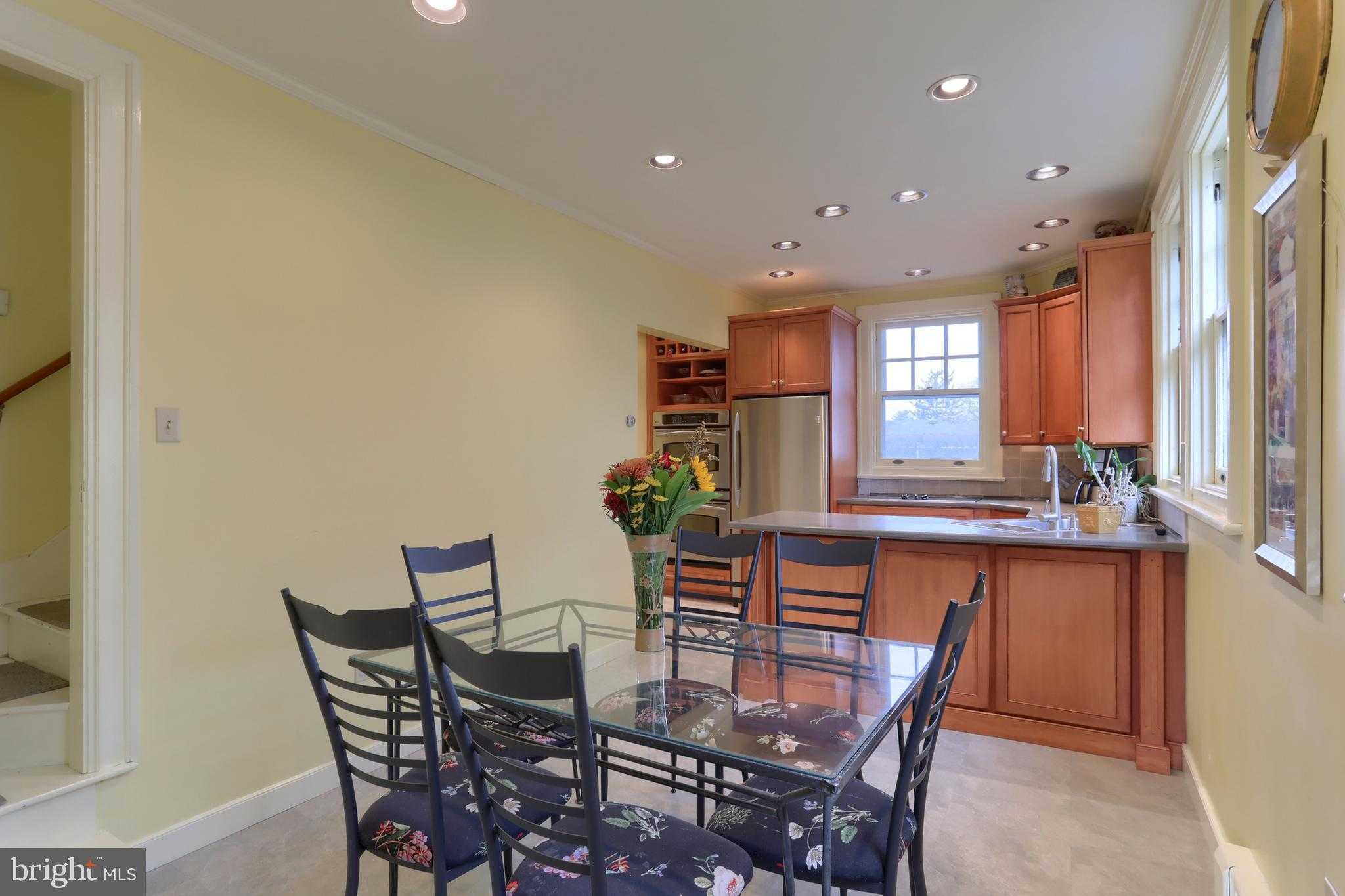 3 E High St photo 19