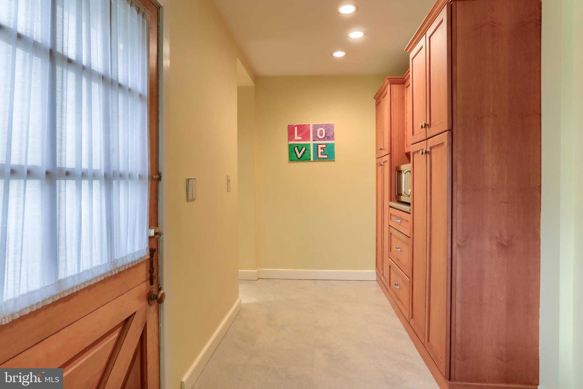 3 E High St photo 22