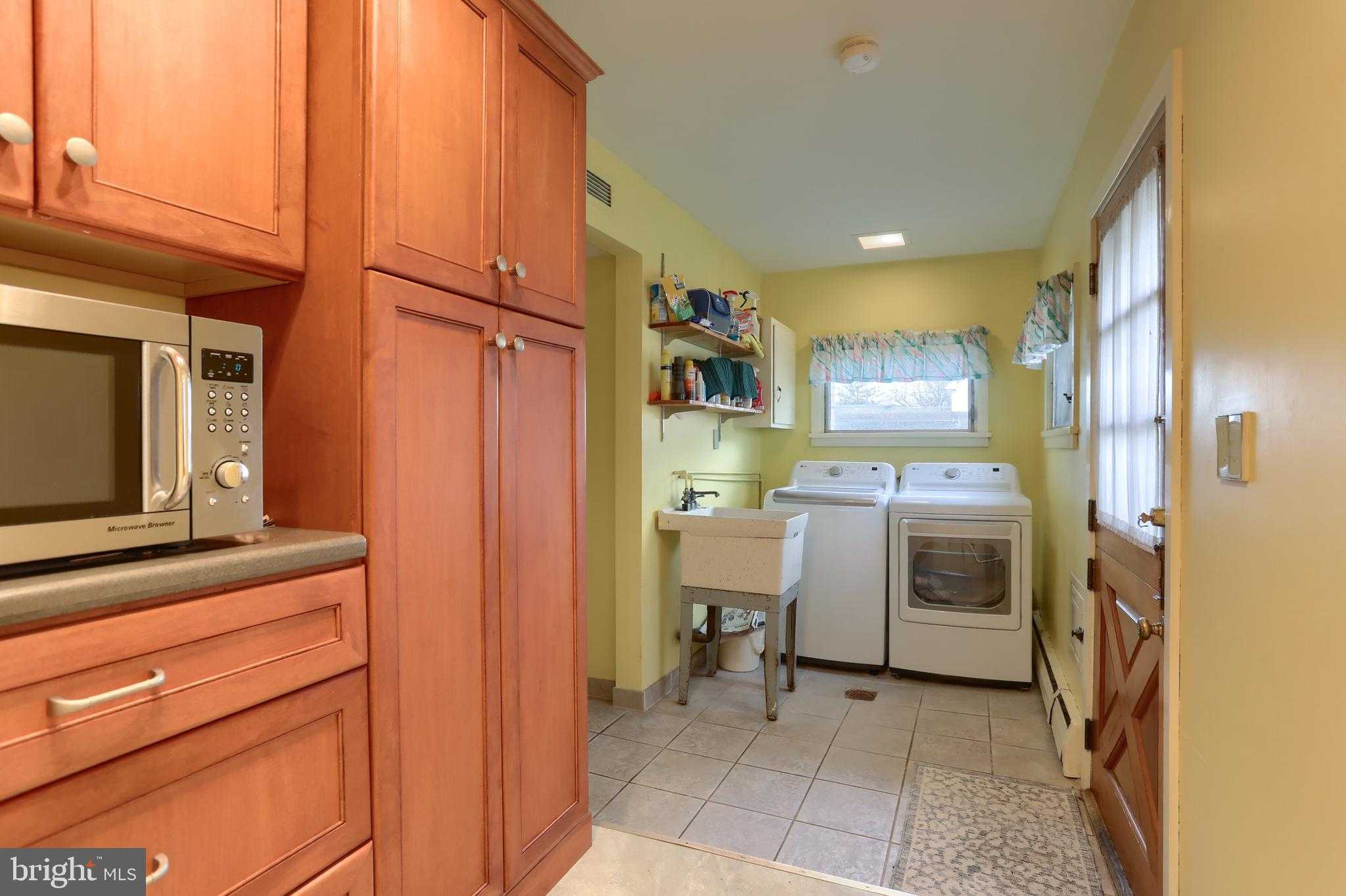 3 E High St photo 23