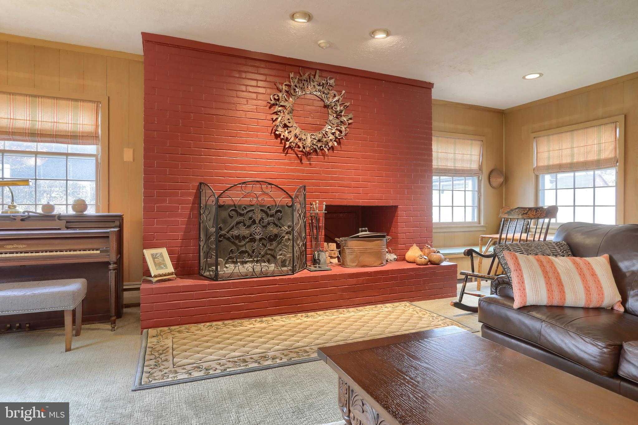 3 E High St photo 26