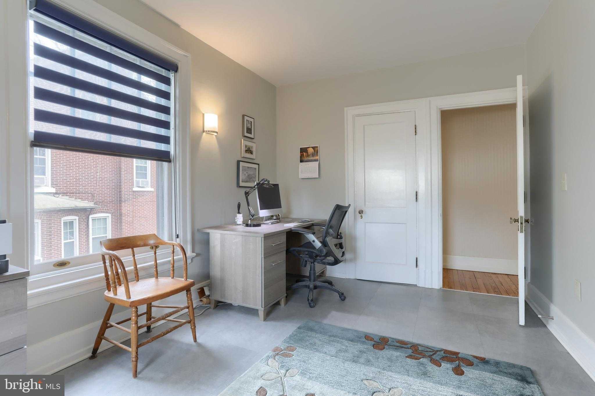 3 E High St photo 37