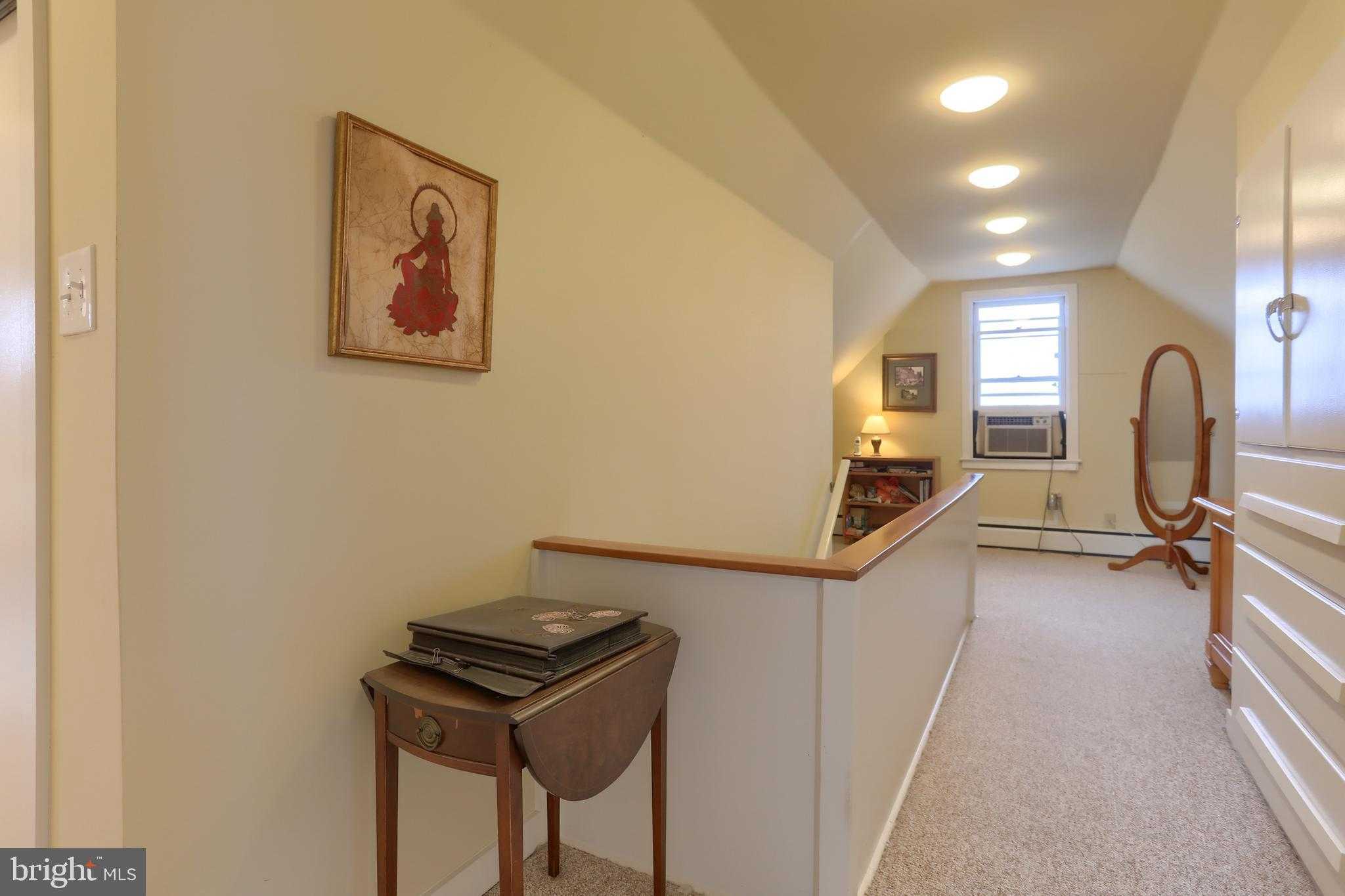 3 E High St photo 39