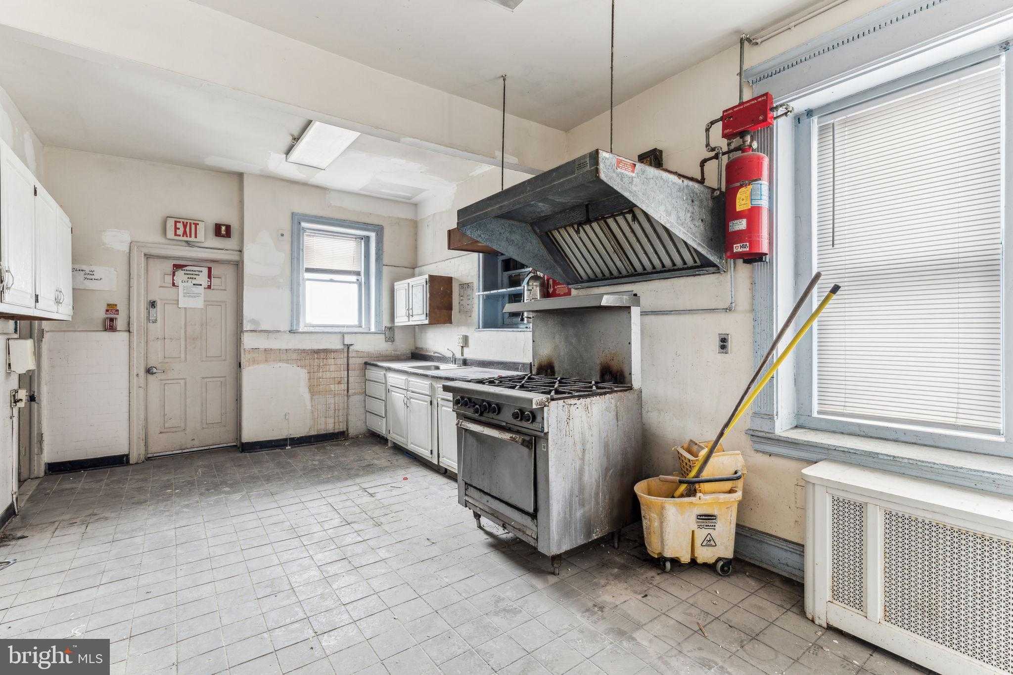 701 N 63rd St photo 15