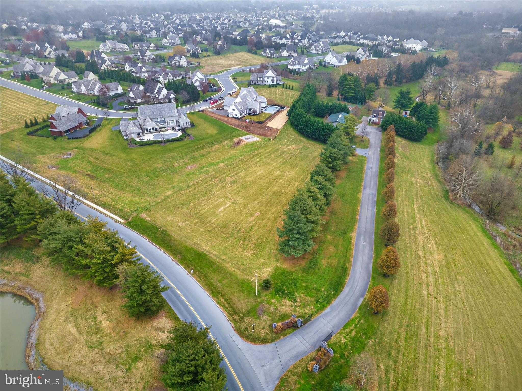 Meadowbreeze Ln photo 2