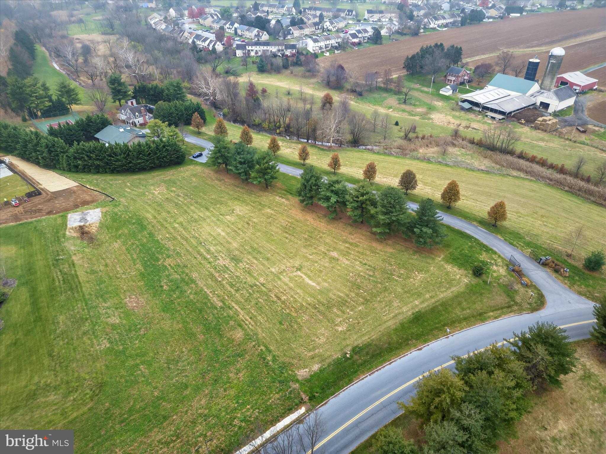 Meadowbreeze Ln photo 9