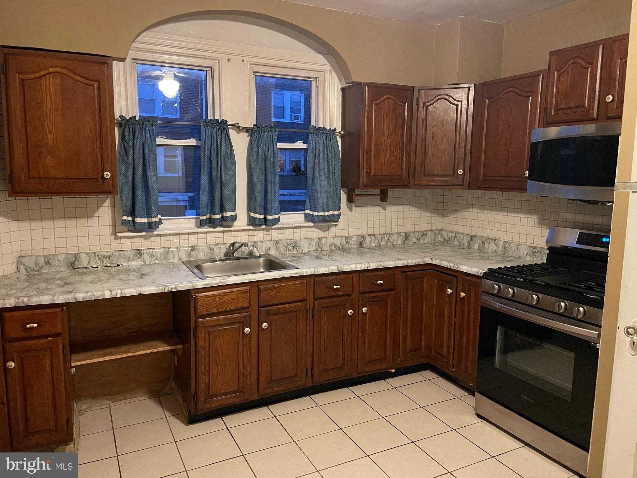 3244 Knorr St photo 3