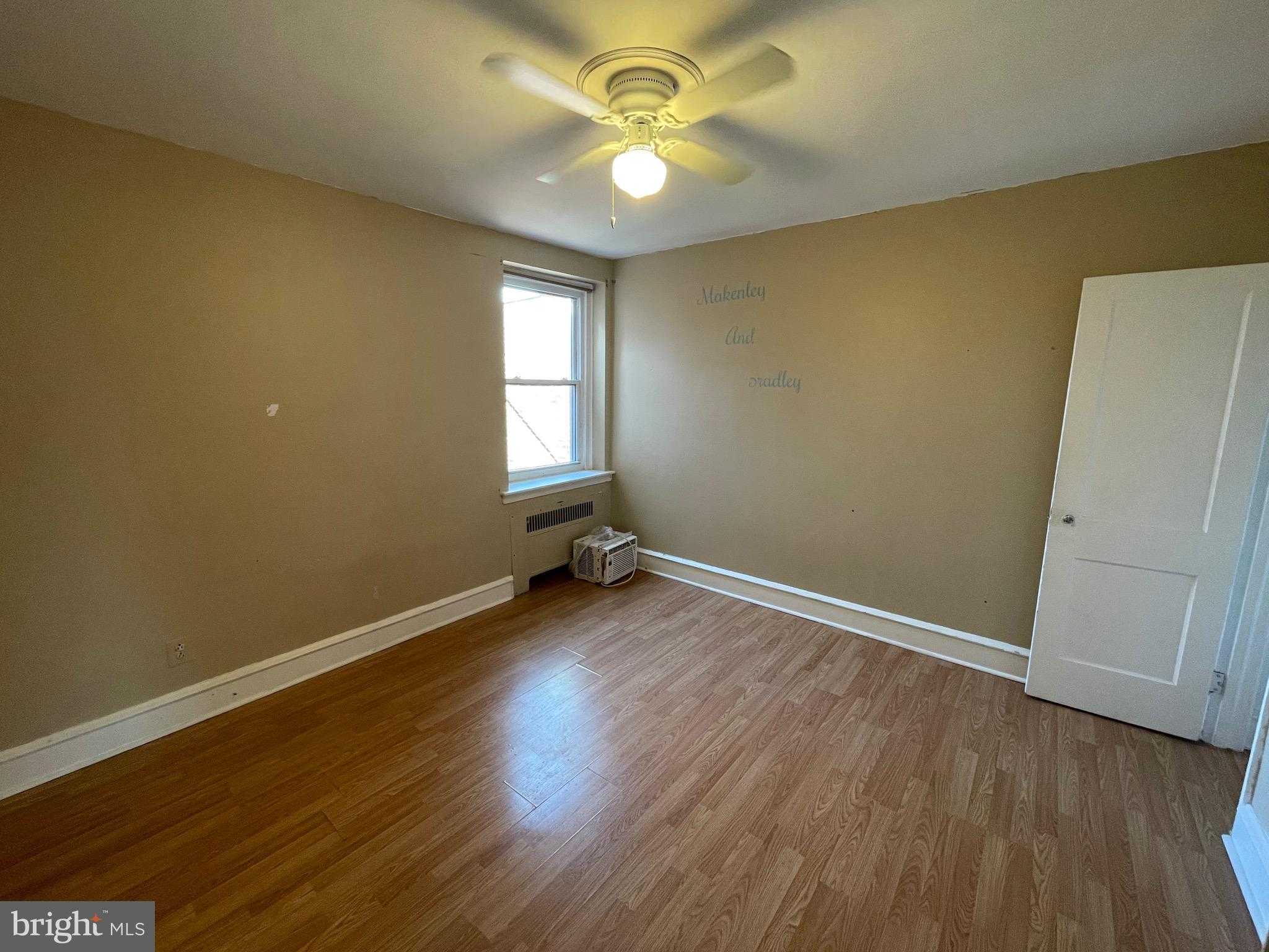 3244 Knorr St photo 7