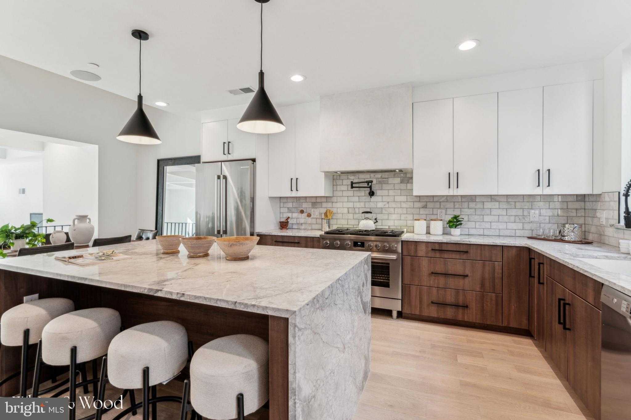 964 N 6th St photo 3