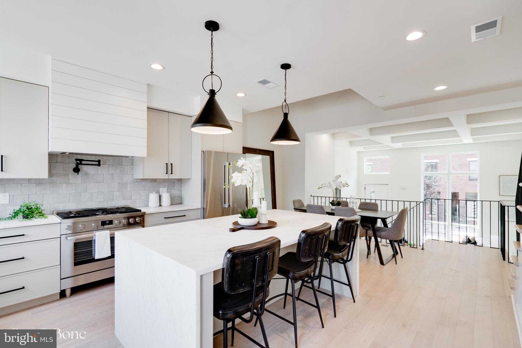 962 N 6th St photo 10