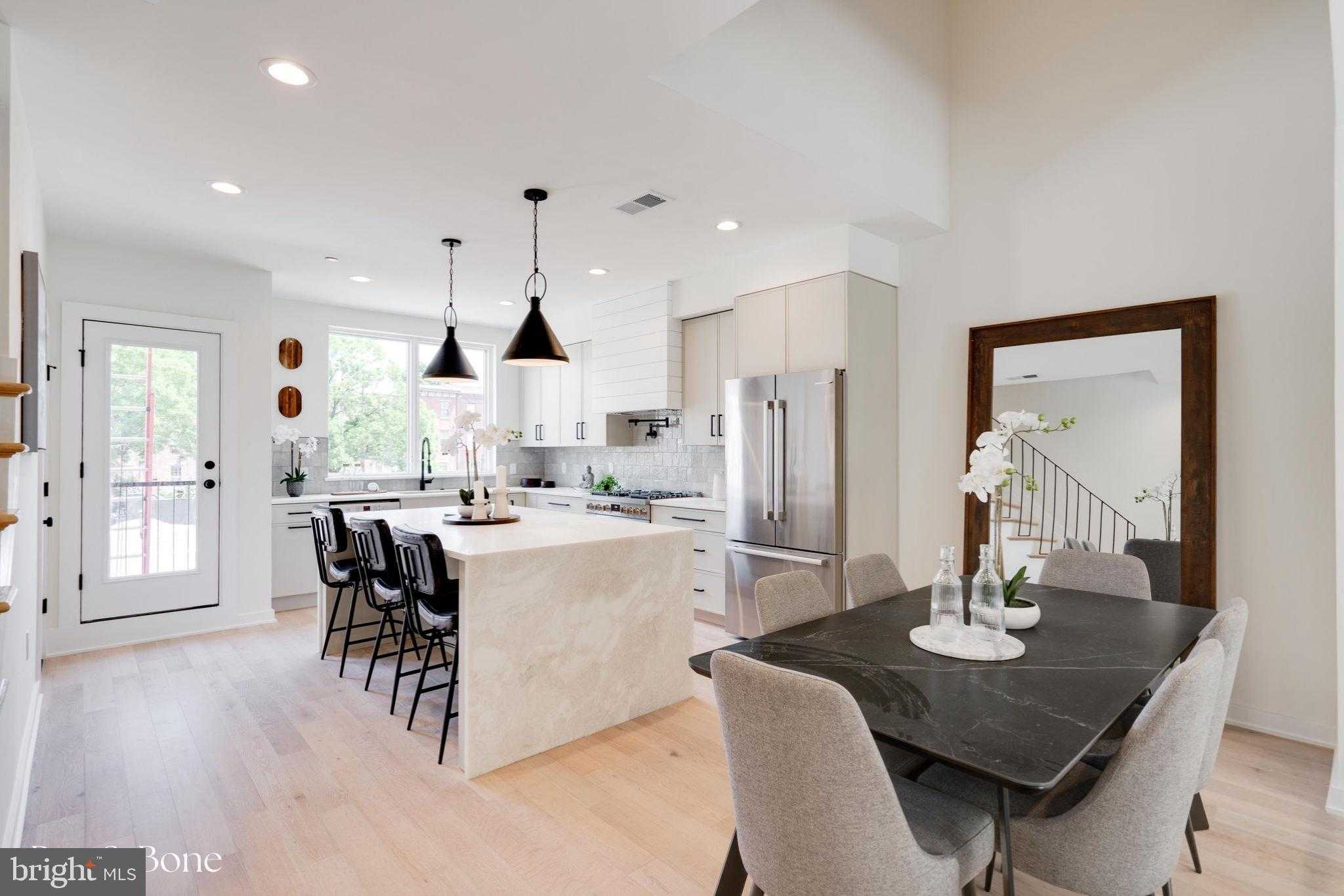 962 N 6th St photo 11