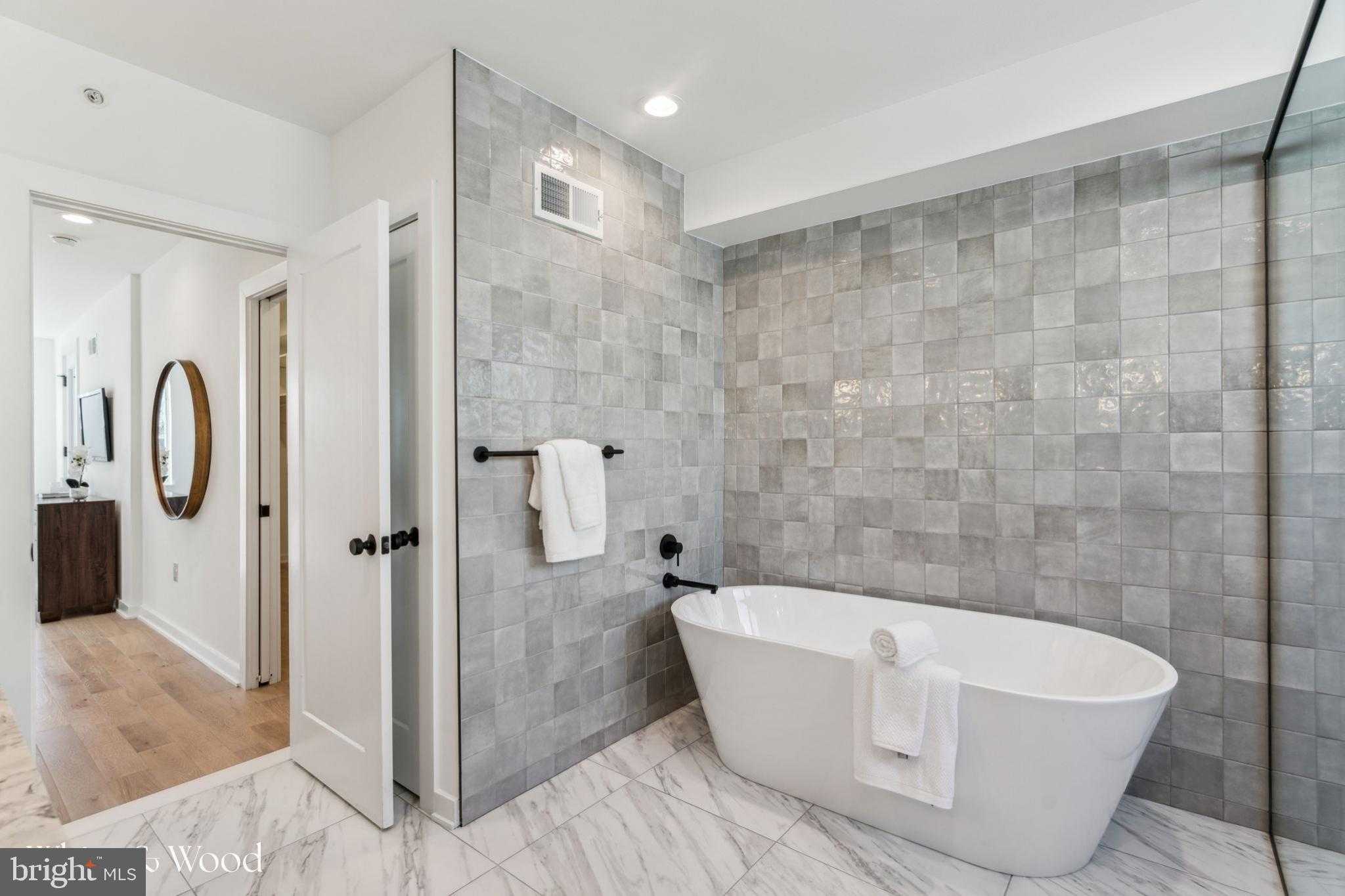 962 N 6th St photo 23