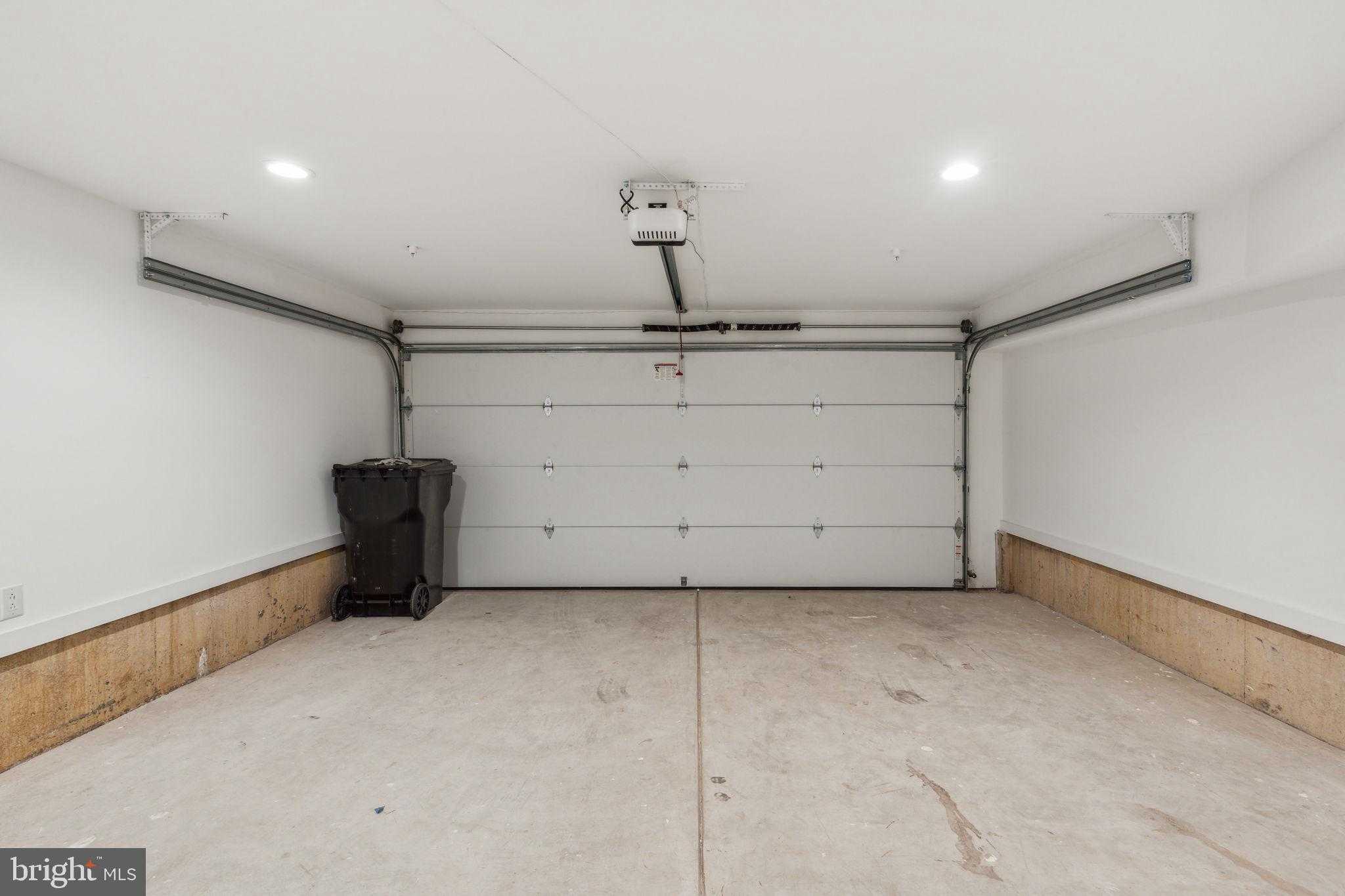 962 N 6th St photo 49