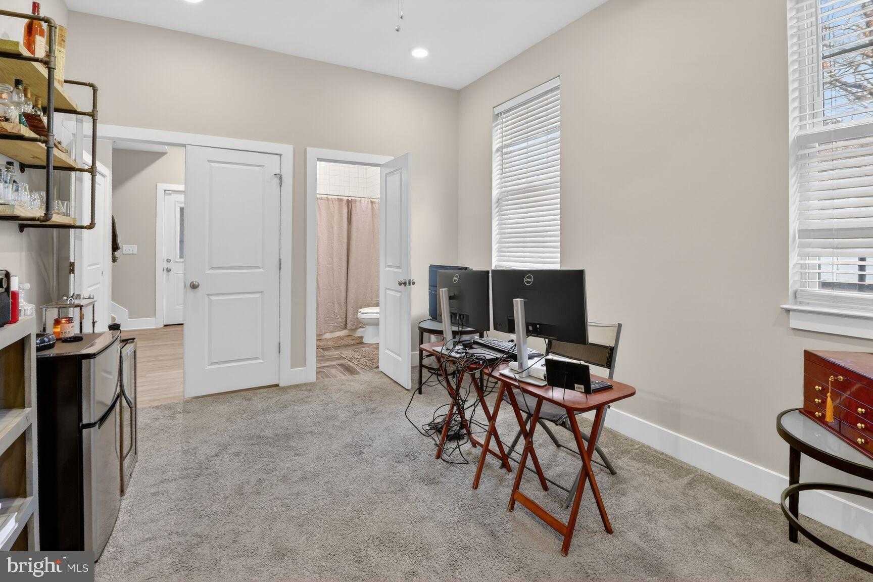 7853 Oakdale Ave photo 8