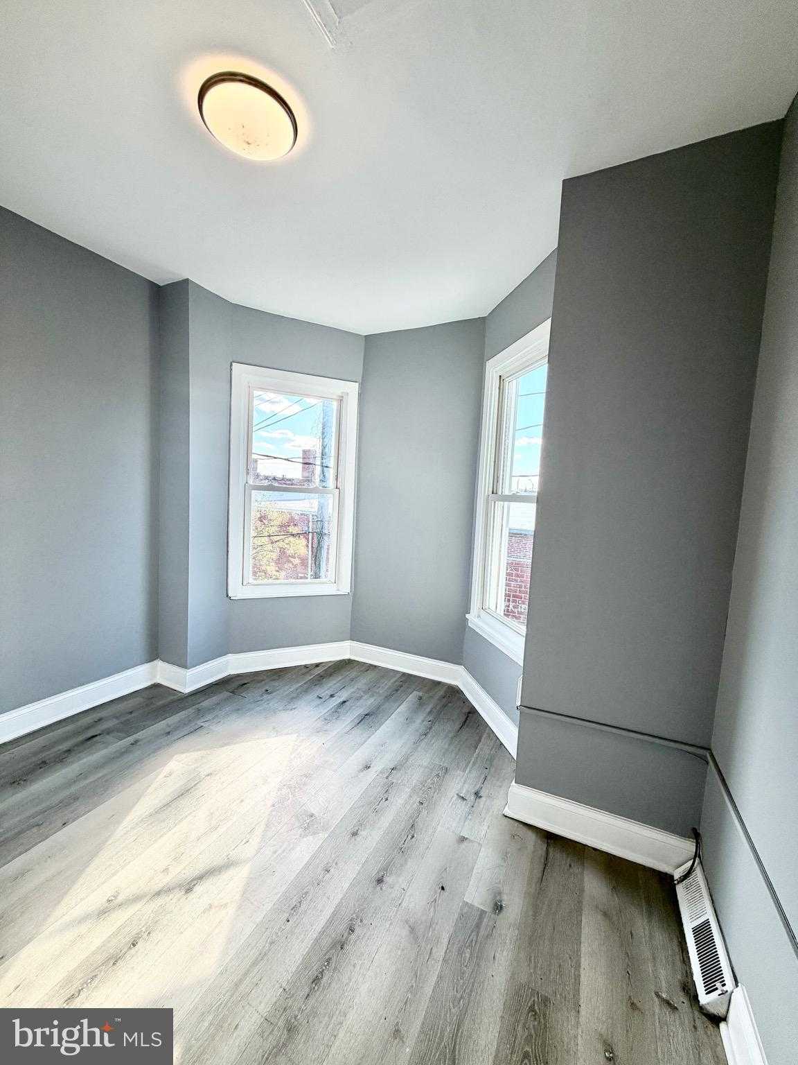 2820 Woodbrook Ave photo 17