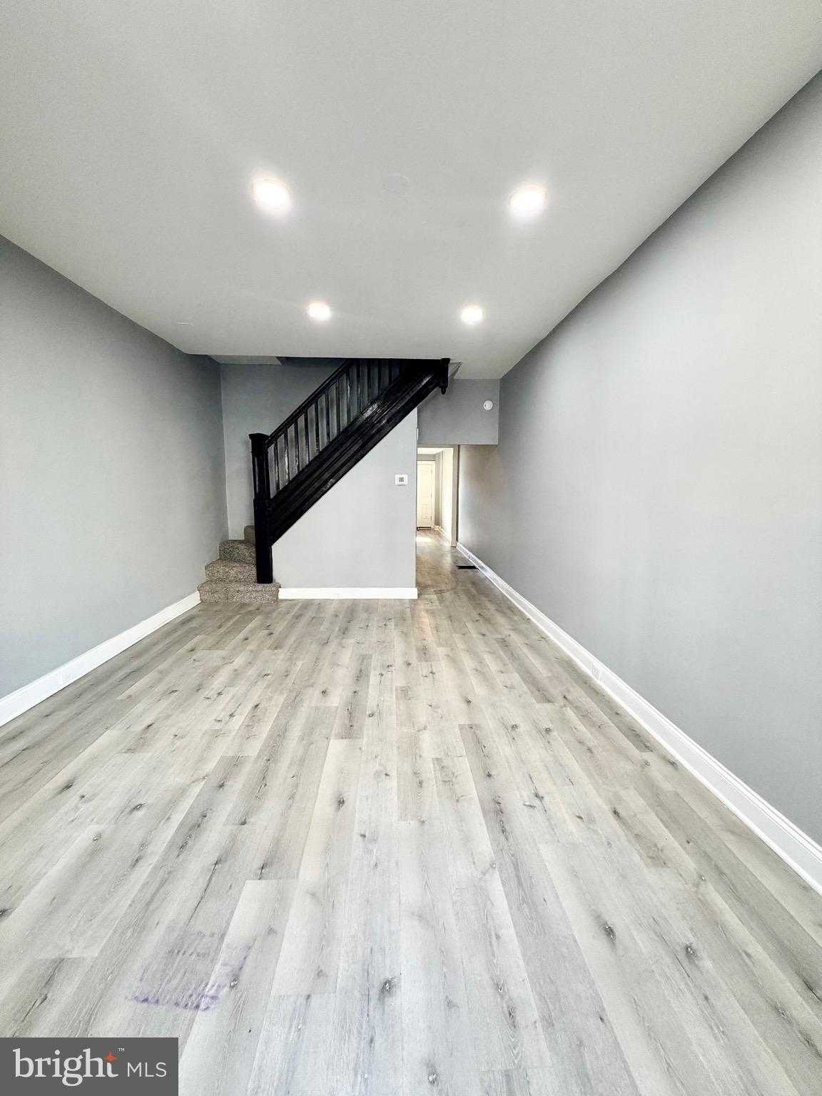 2820 Woodbrook Ave photo 2