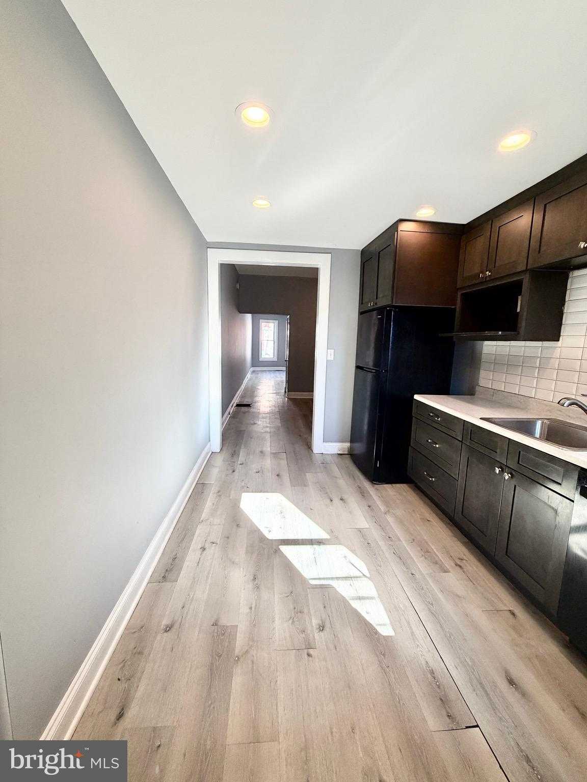 2820 Woodbrook Ave photo 9