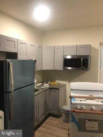 137 N Dearborn St photo 2