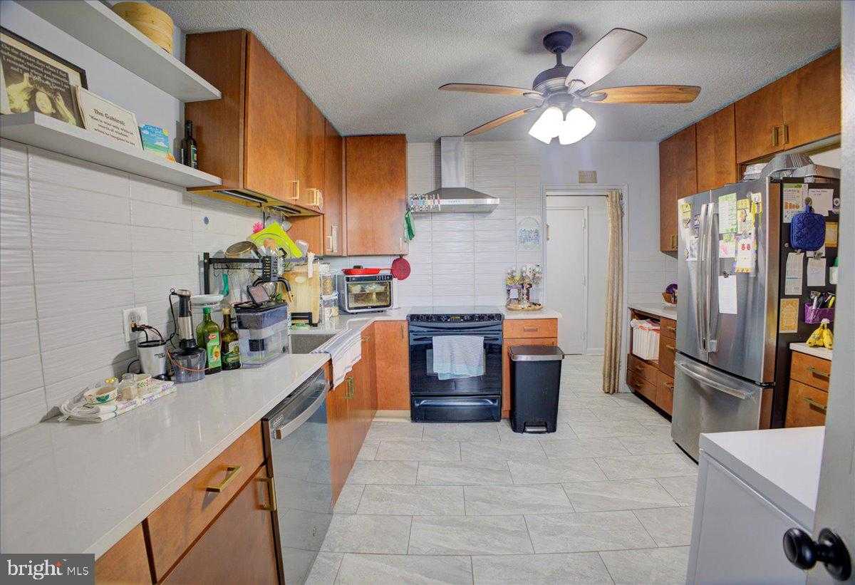 7111 Park Heights Ave Unit 812 photo 6