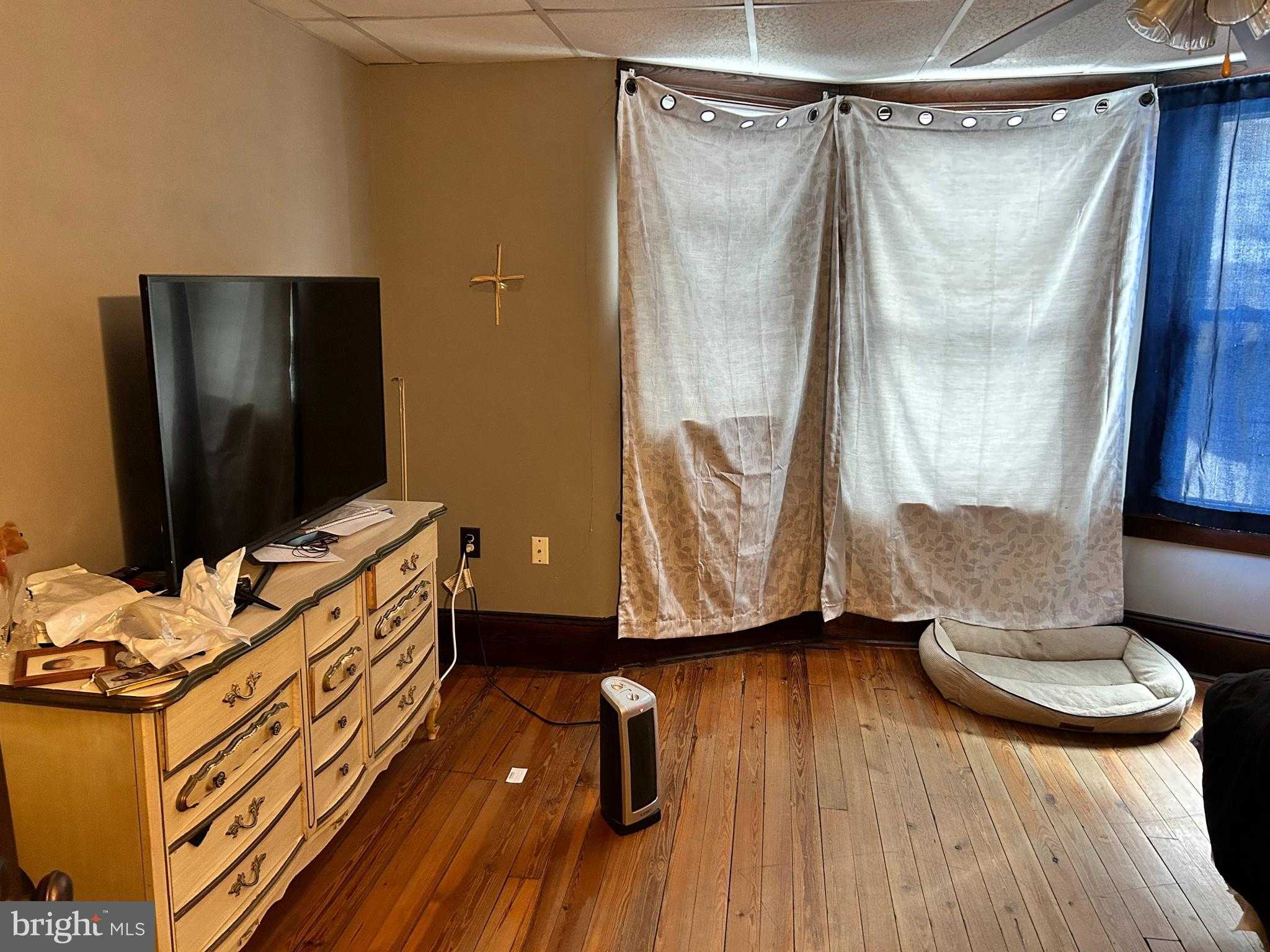 539 Arlington St photo 11