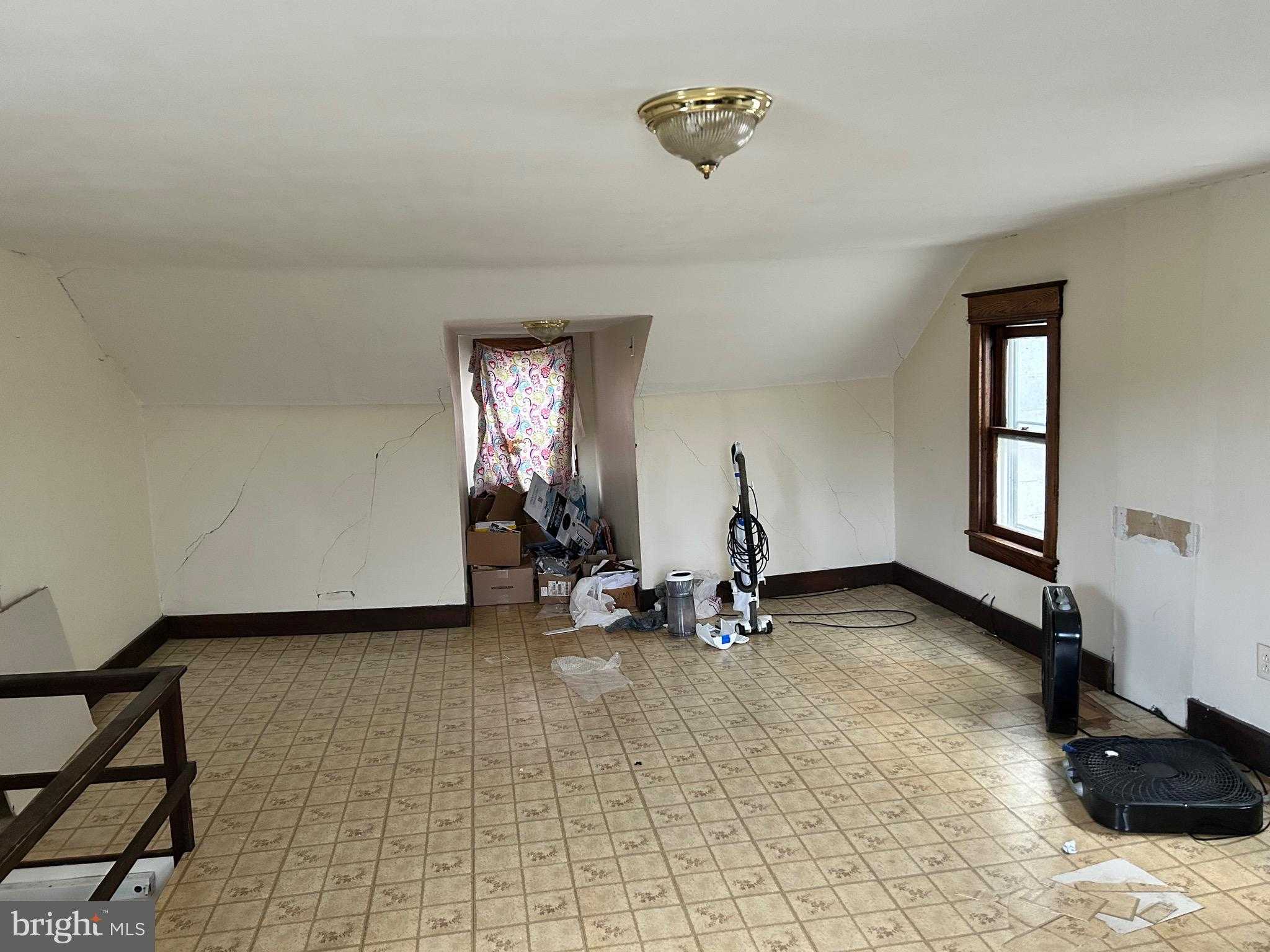 539 Arlington St photo 22