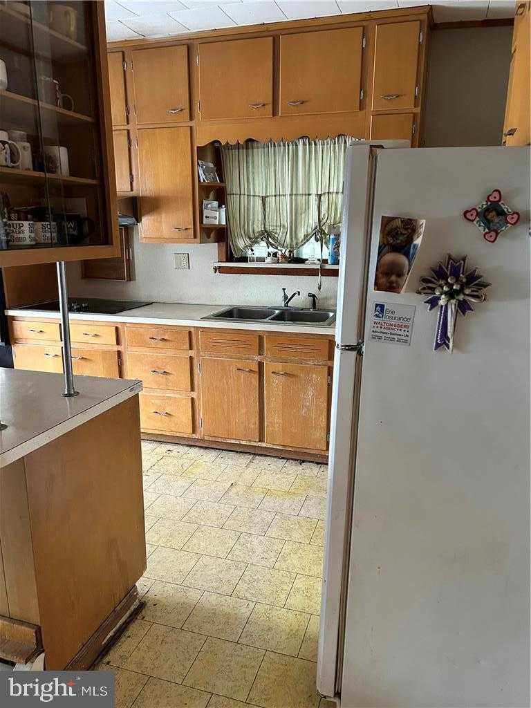 539 Arlington St photo 7